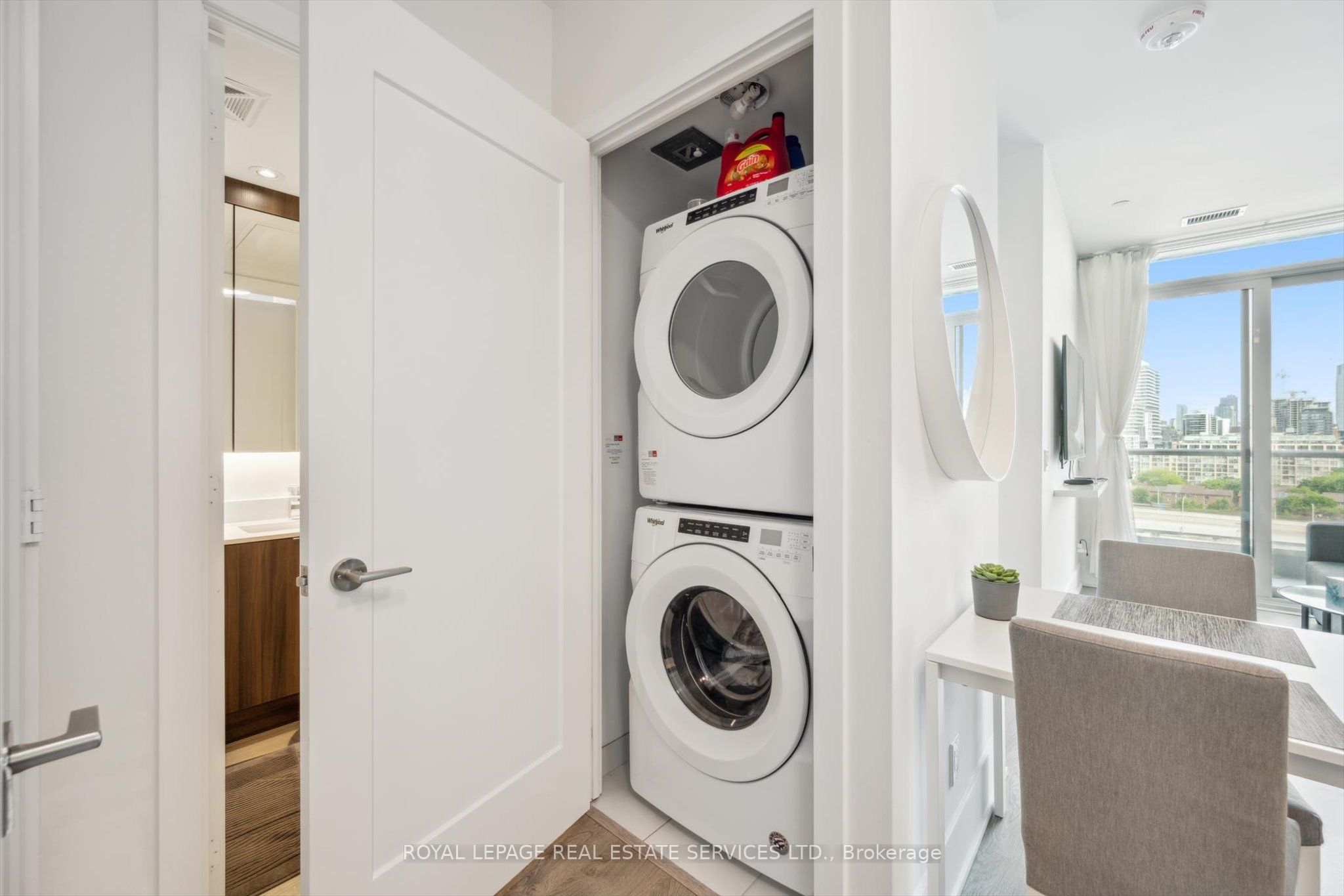 1 Edgewater Drive Gph27 Property Photo 18