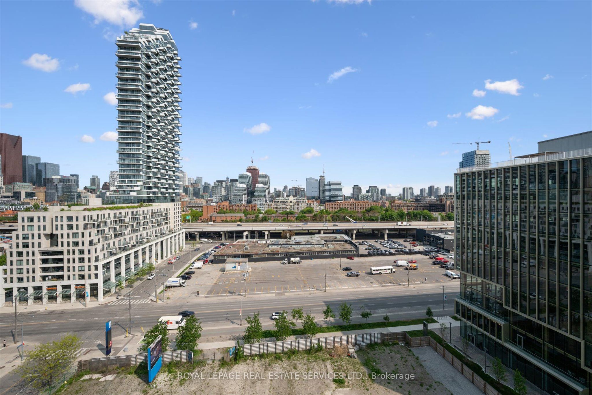 1 Edgewater Drive Gph27 Property Photo 23