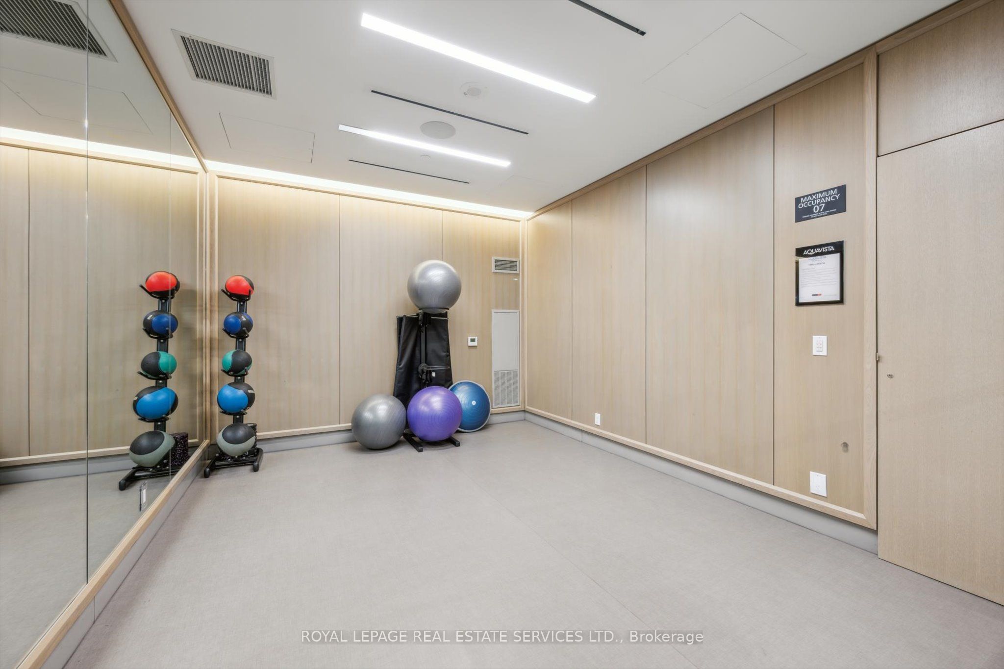 1 Edgewater Drive Gph27 Property Photo 25