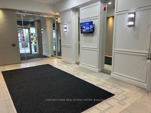#304 - 3443 Bathurst Street Property Photo 2