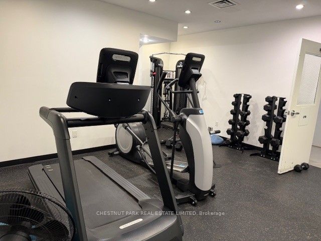 #304 - 3443 Bathurst Street Property Photo 24