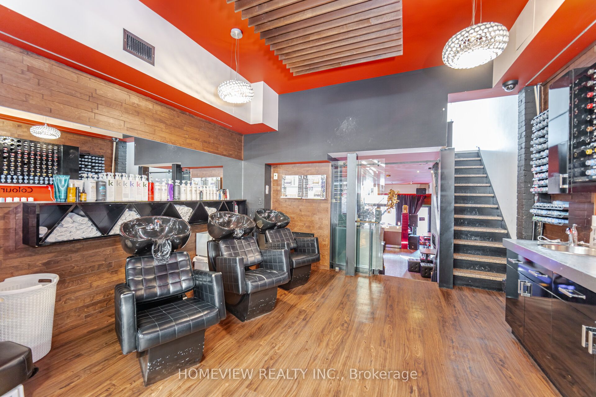 1005 Eglinton Avenue W Property Photo 7