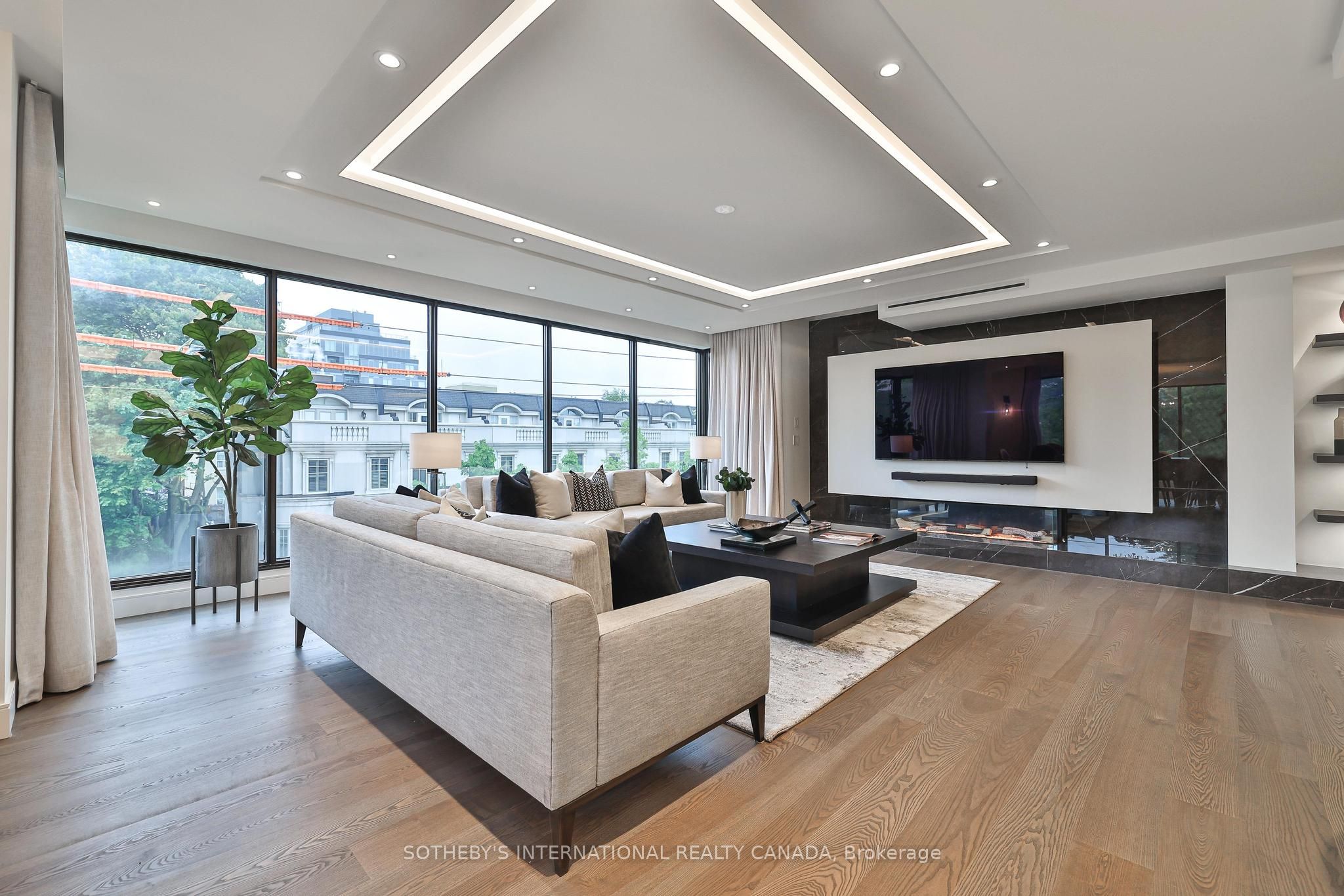 342 Spadina Road 405 Property Photo 4