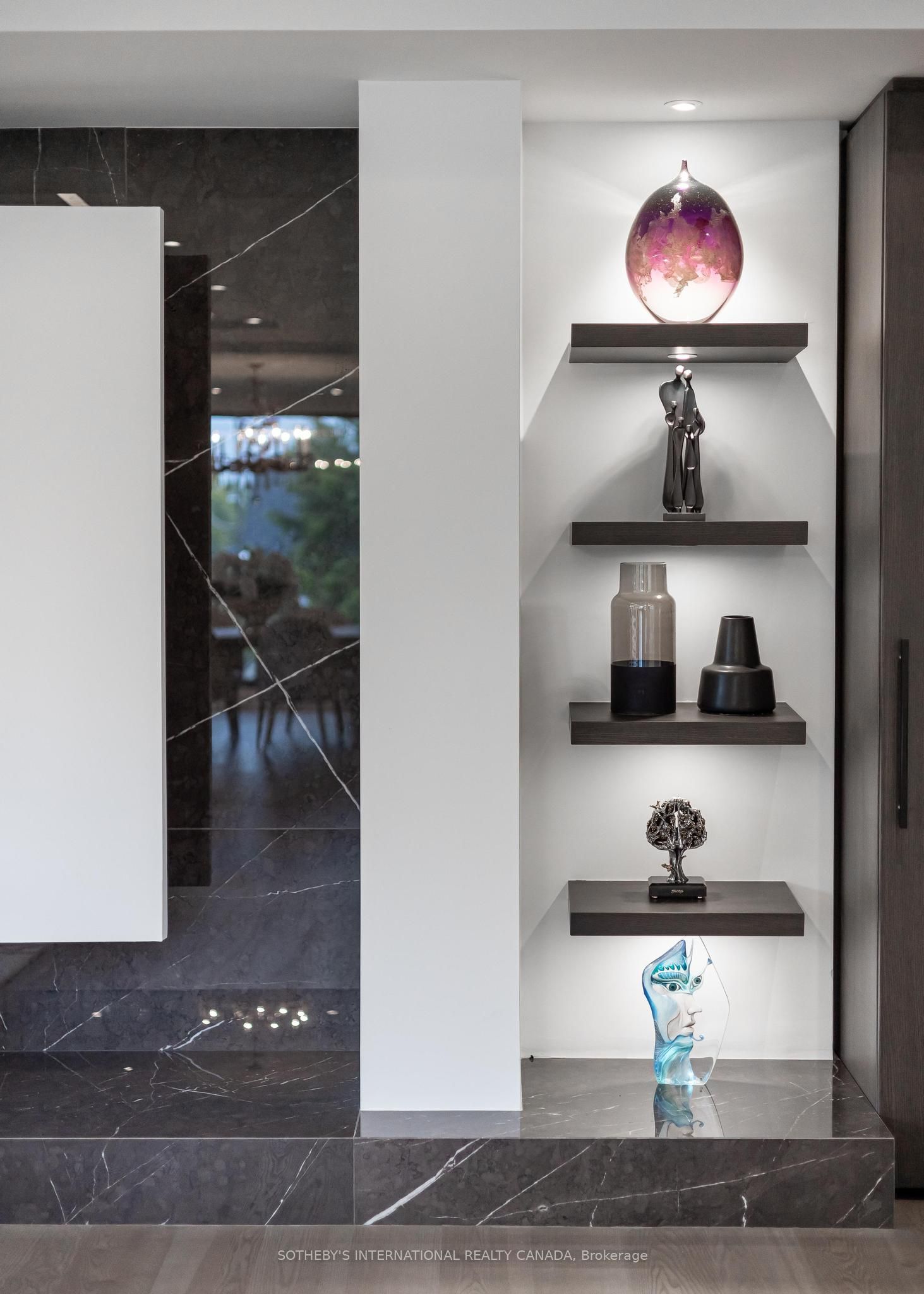 342 Spadina Road 405 Property Photo 9