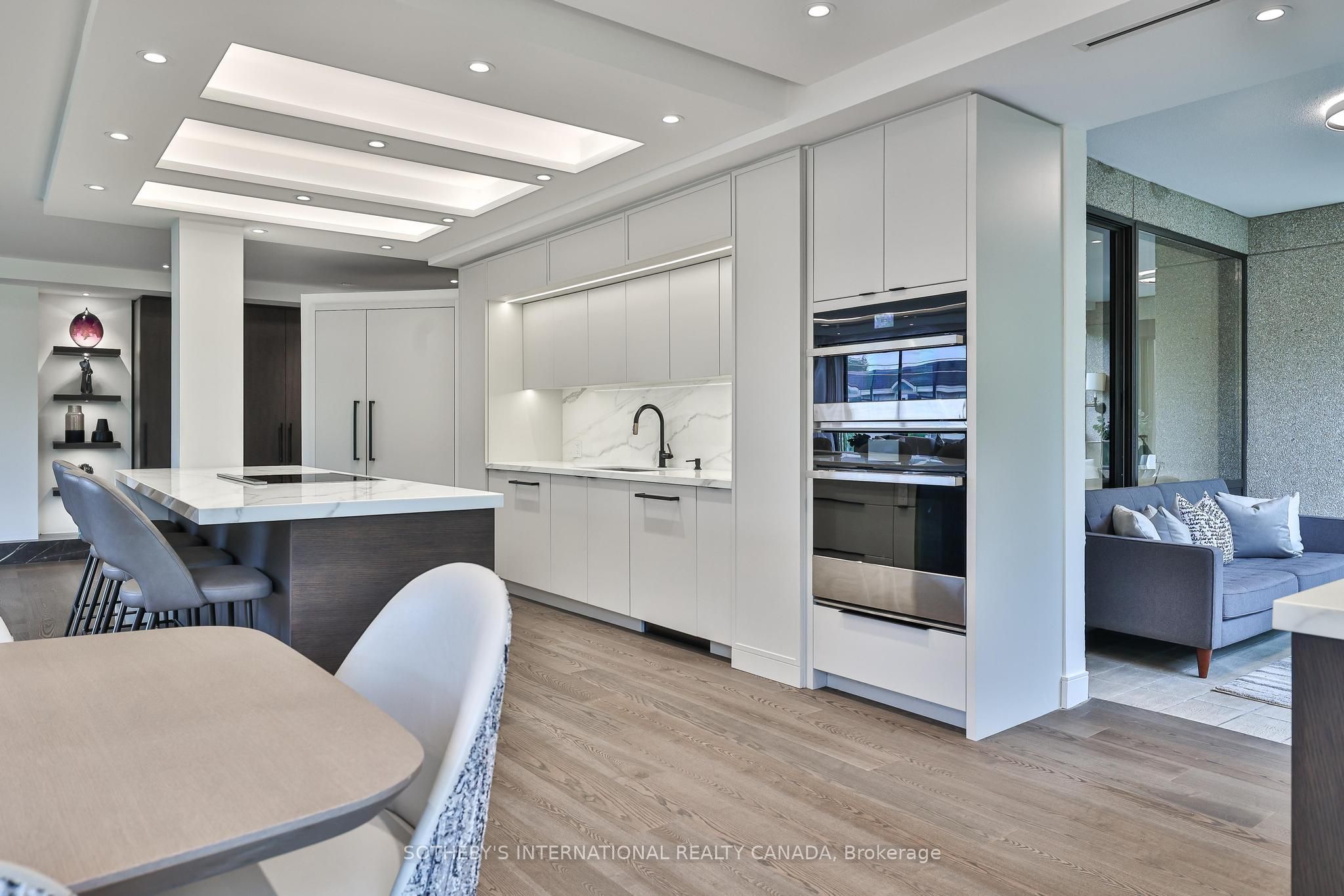 342 Spadina Road 405 Property Photo 16