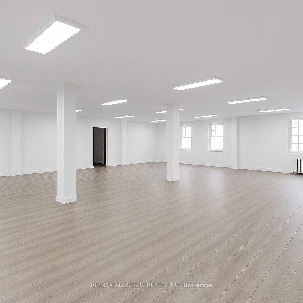 14 Mccaul Street 303 Property Photo 4