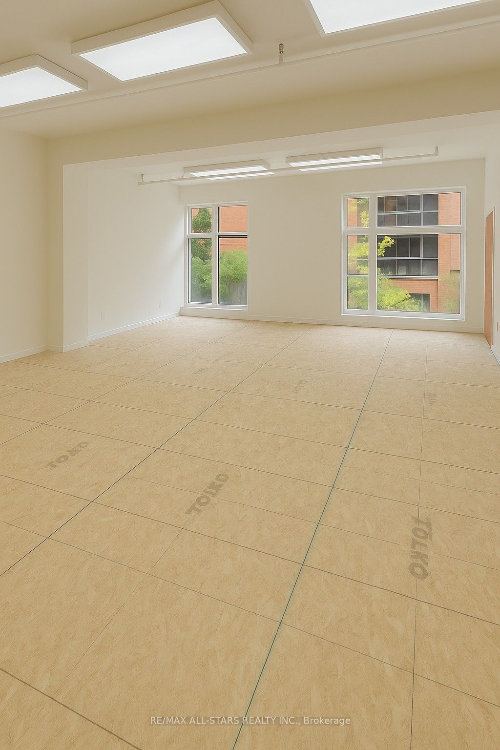 #201 - 14 Mccaul Street Property Photo 2