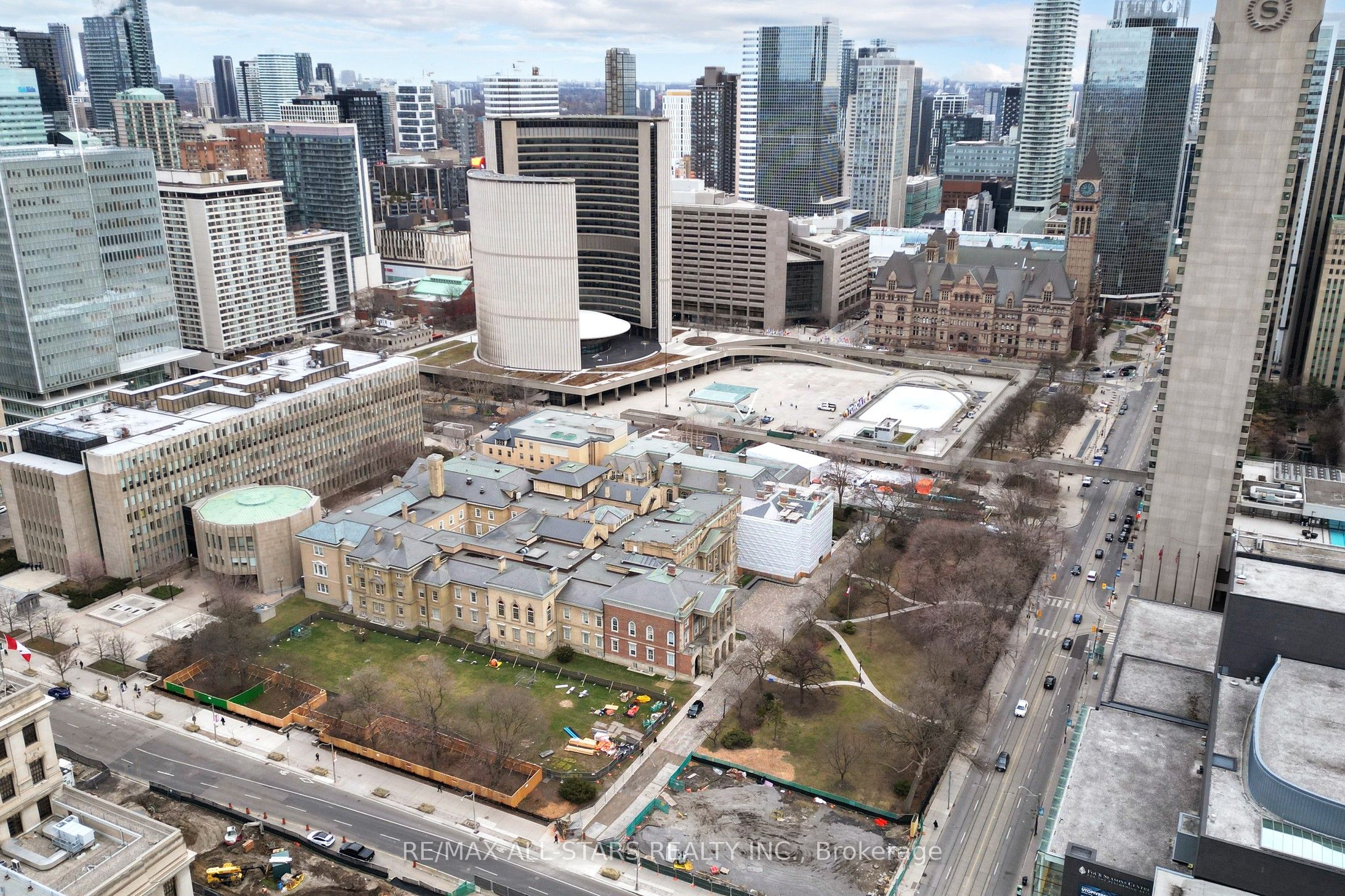 #201 - 14 Mccaul Street Property Photo 6