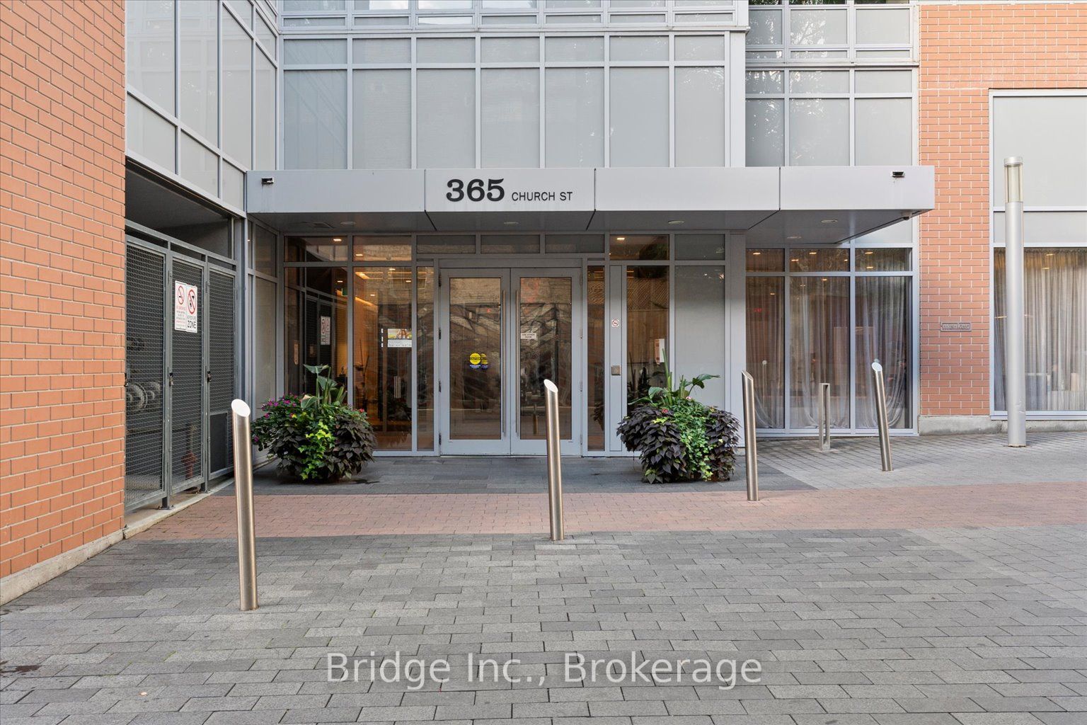 365 Church Street 1410 Property Photo 2