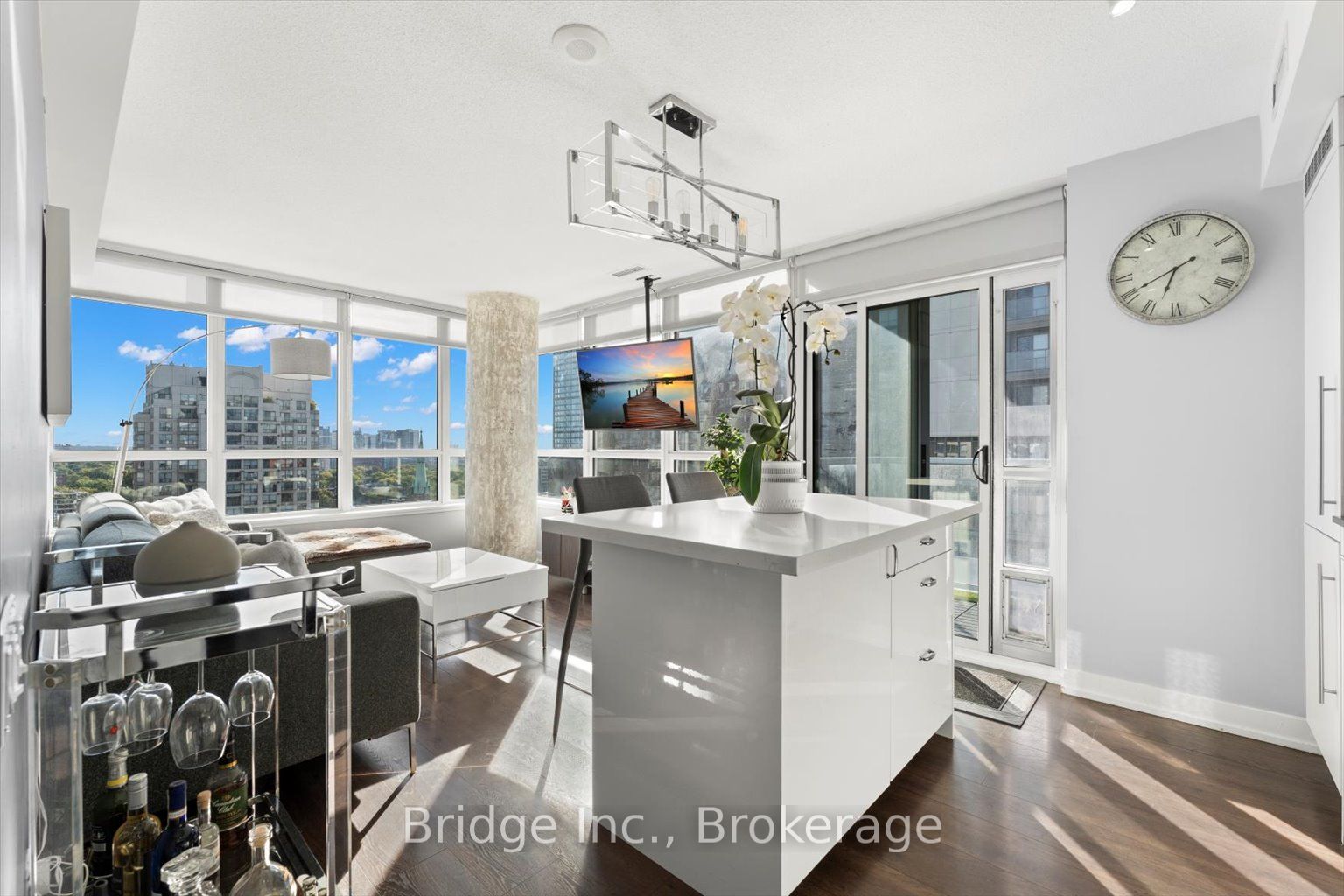 365 Church Street 1410 Property Photo 5