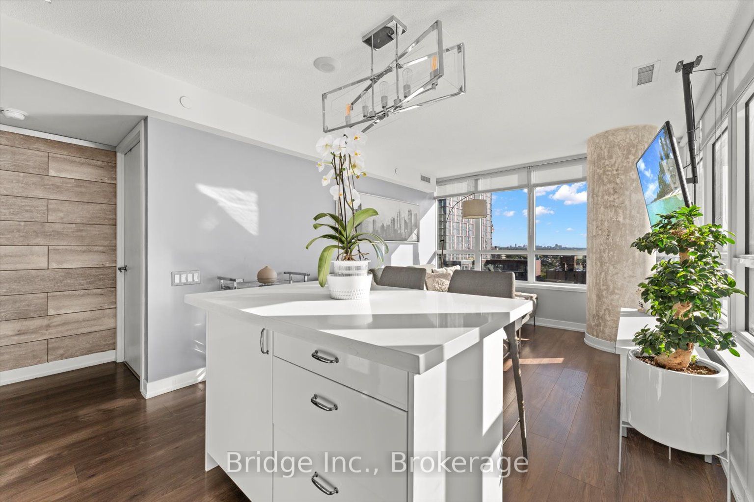 365 Church Street 1410 Property Photo 6