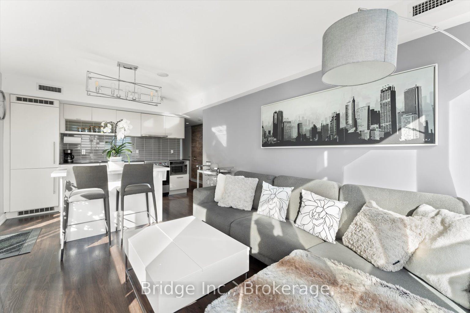 365 Church Street 1410 Property Photo 8