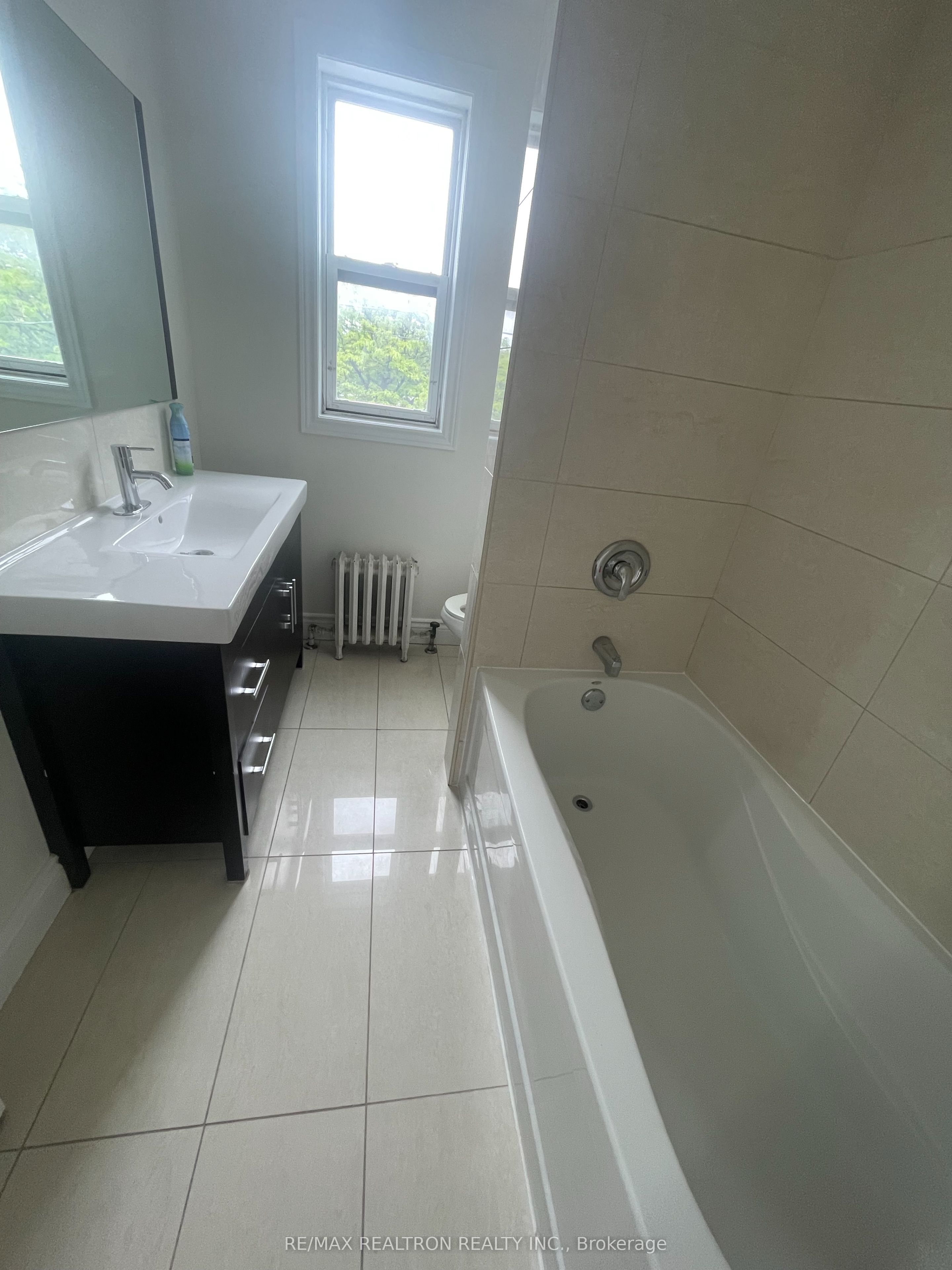 360 Wilson Avenue 2nd Floor Property Photo 9