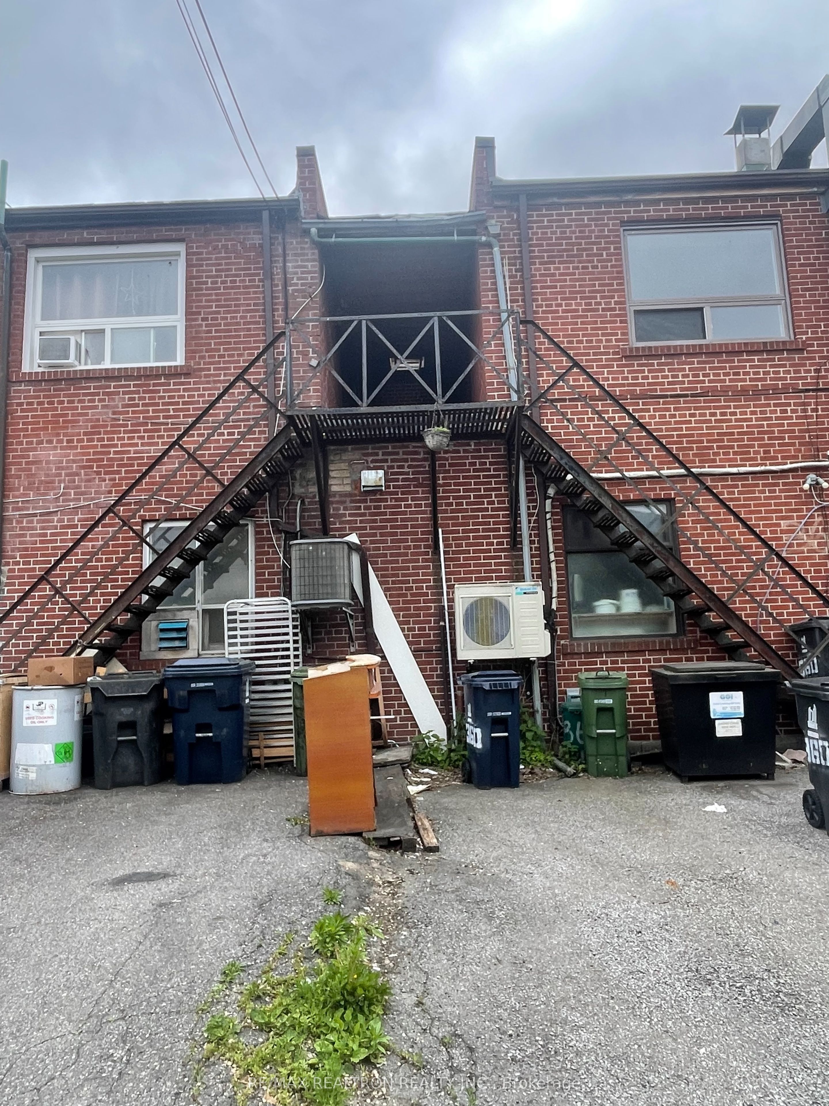 360 Wilson Avenue 2nd Floor Property Photo 12