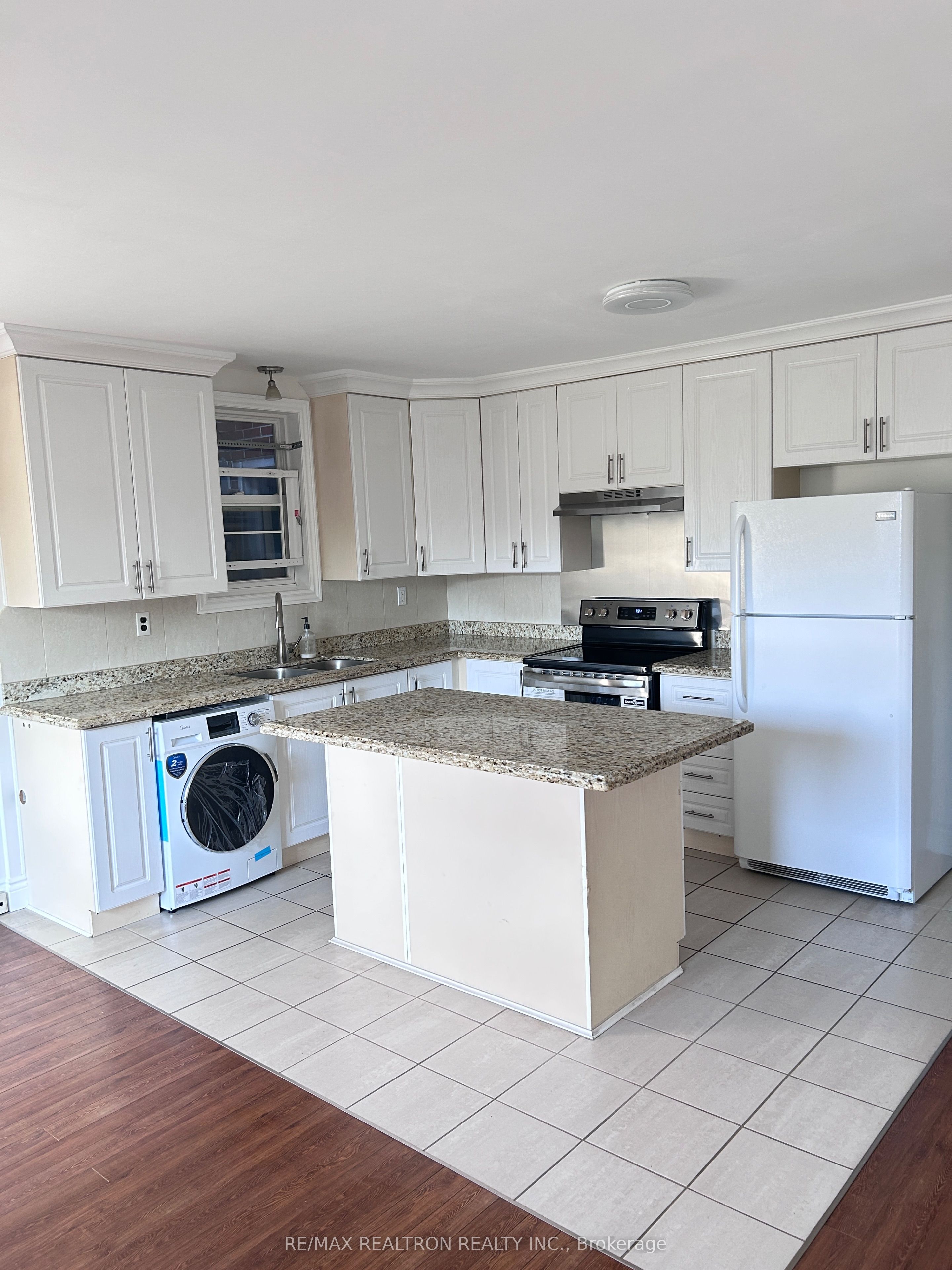 360 Wilson Avenue 2nd Floor Property Photo 13