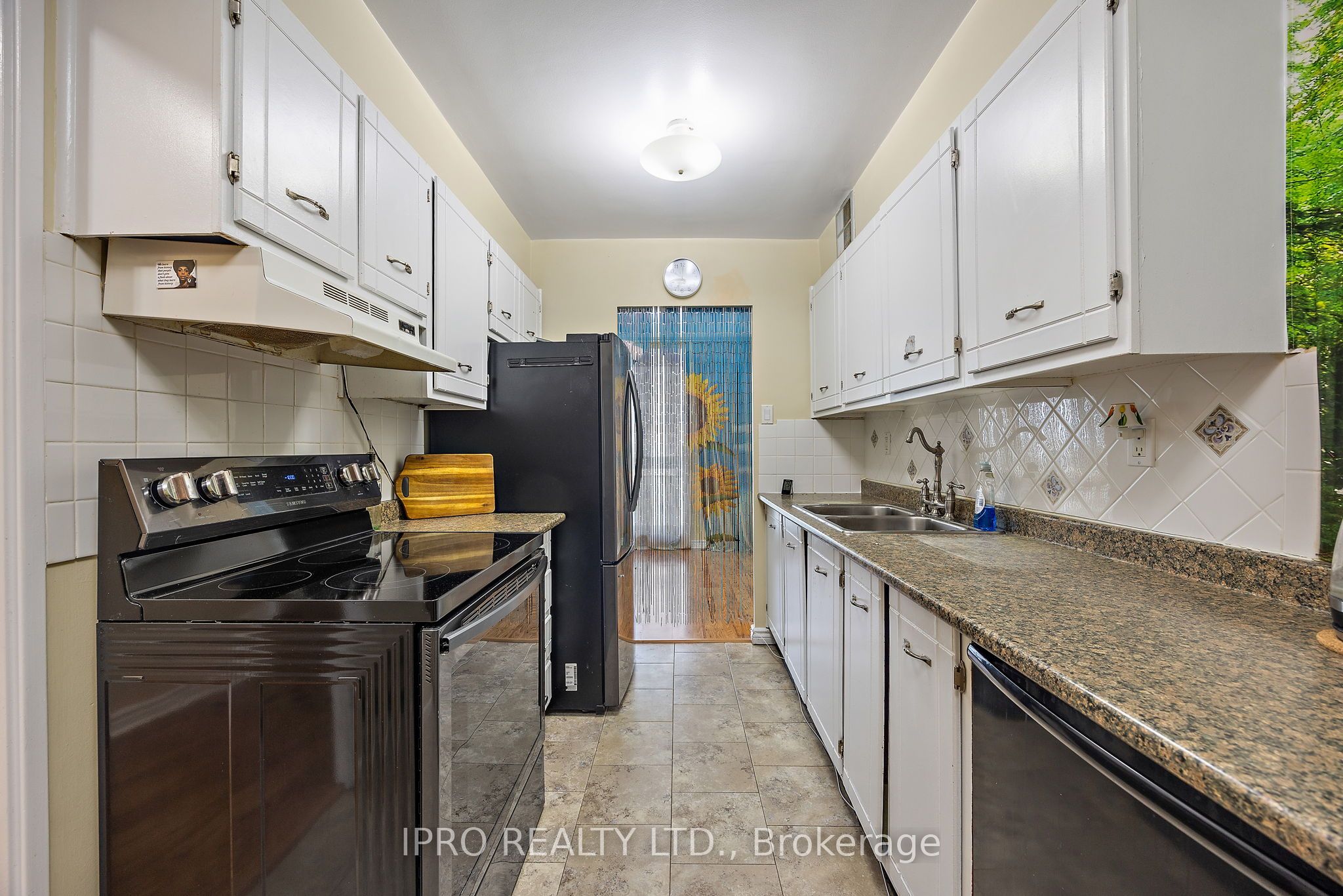 #1203 - 260 Seneca Hill Drive Property Photo 9