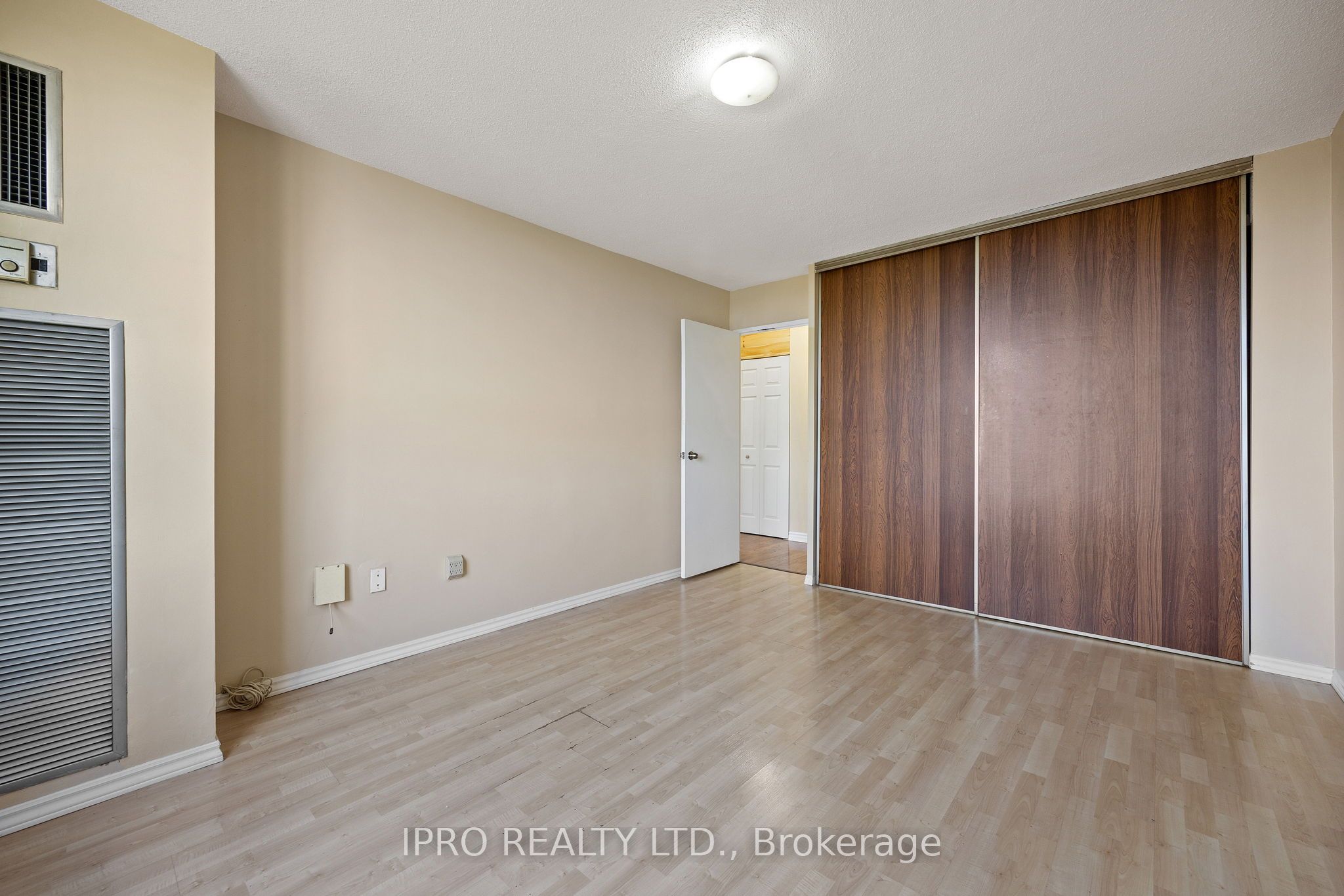 #1203 - 260 Seneca Hill Drive Property Photo 11