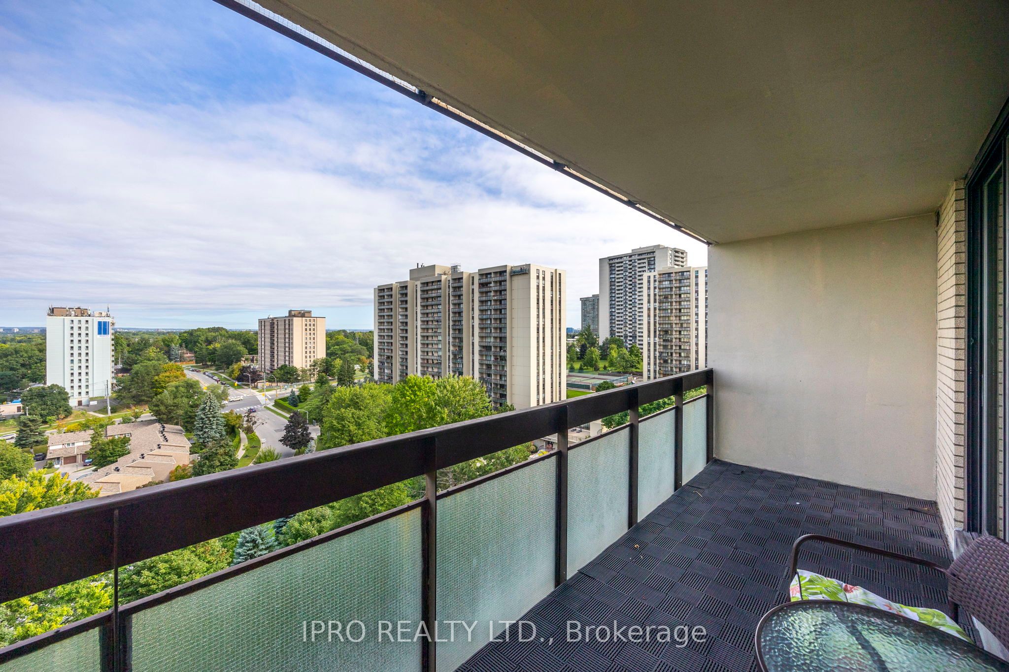 #1203 - 260 Seneca Hill Drive Property Photo 16