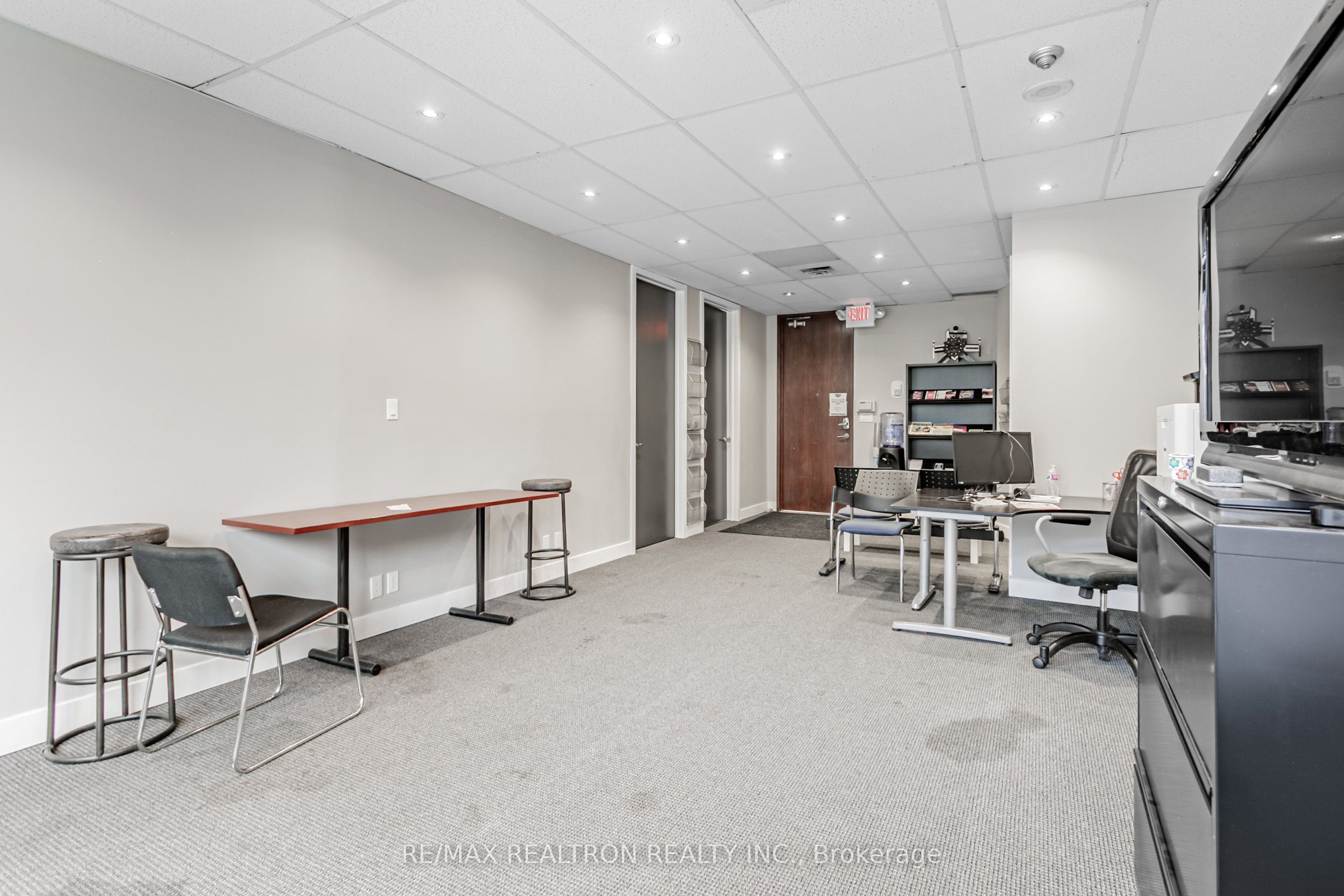 120 Carlton Street 201 Property Photo 18