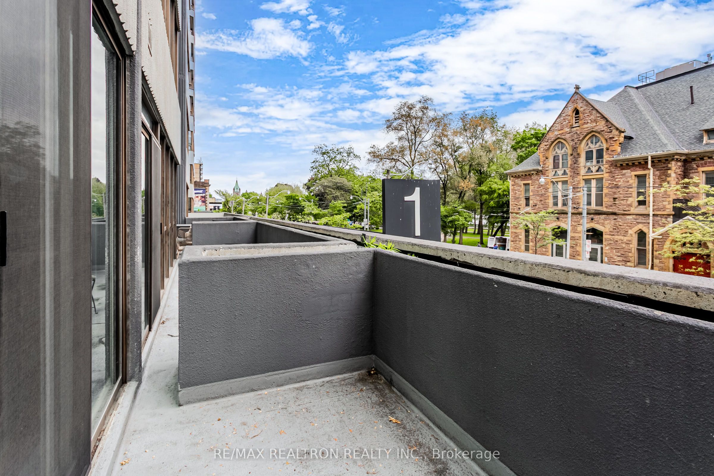 120 Carlton Street 201 Property Photo 23