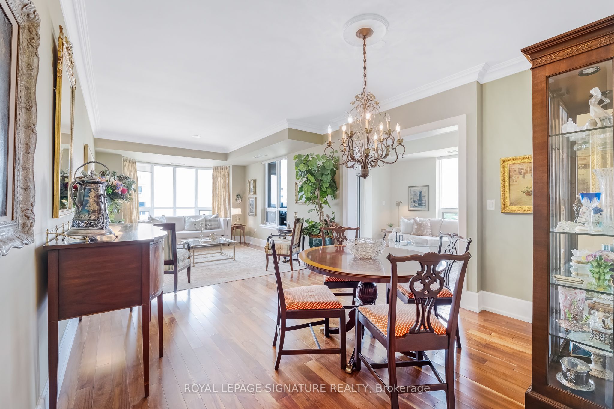 662 Sheppard Avenue E 1704 Property Photo 1