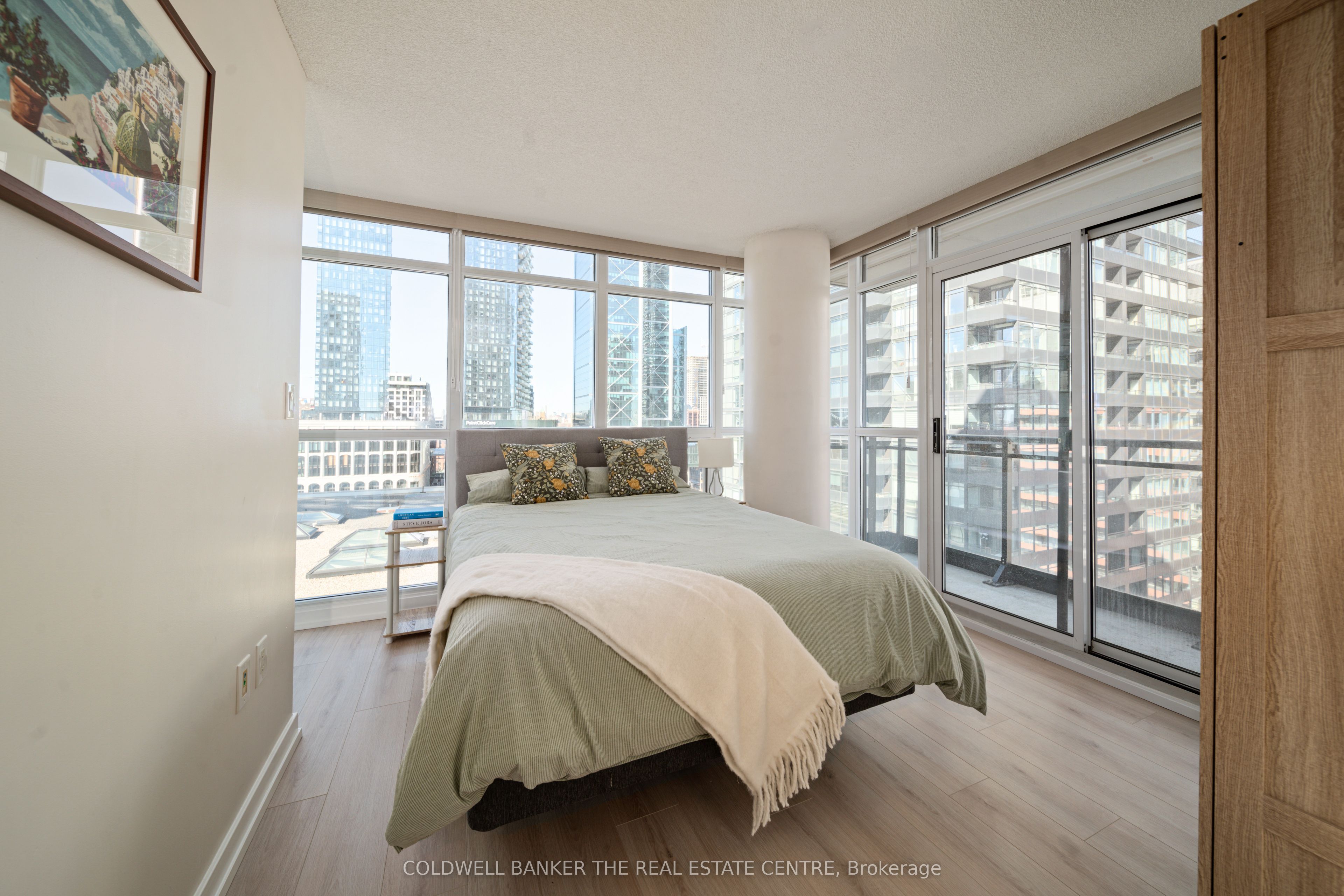 #1207 - 8 Telegram Mews Property Photo 18