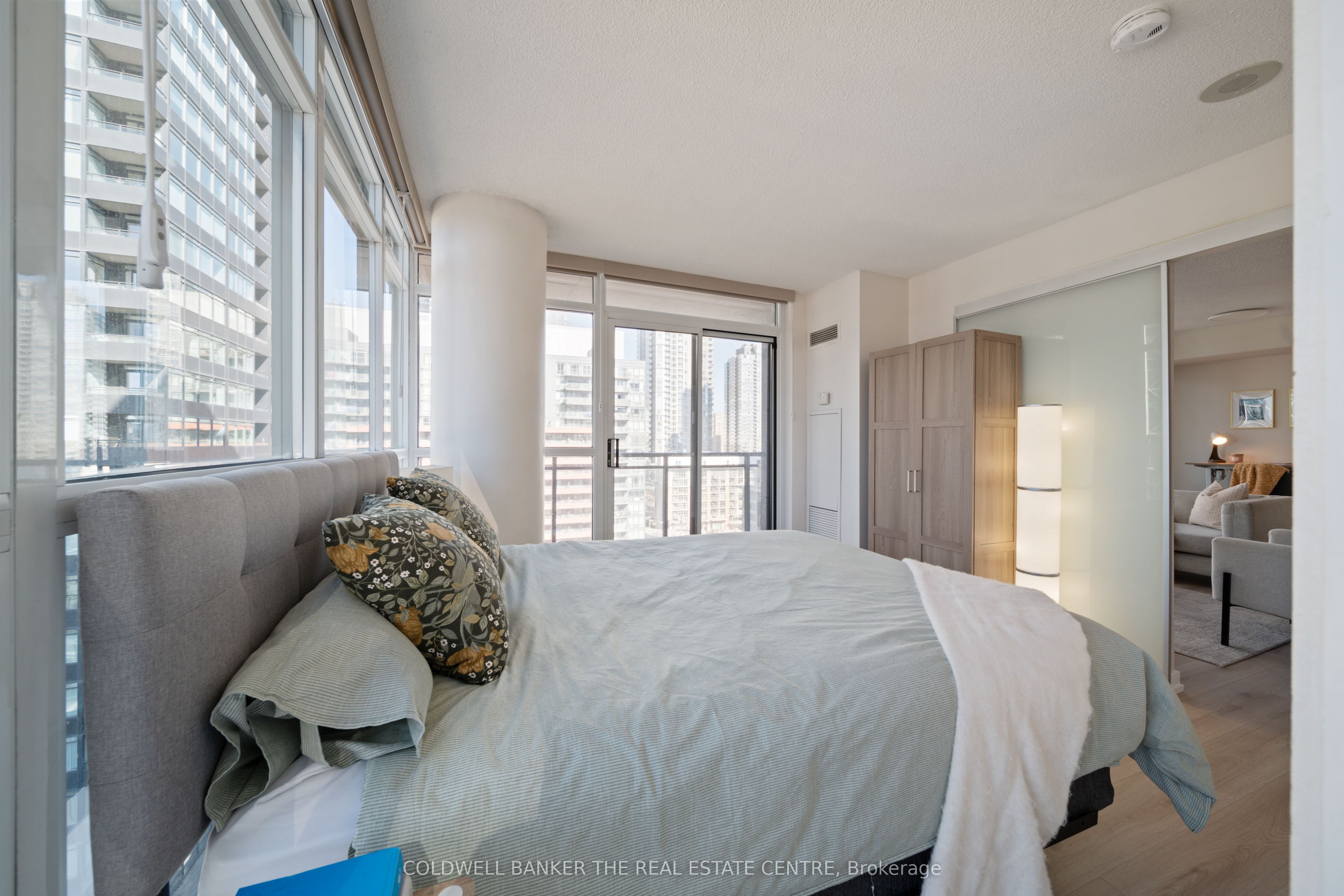 #1207 - 8 Telegram Mews Property Photo 20