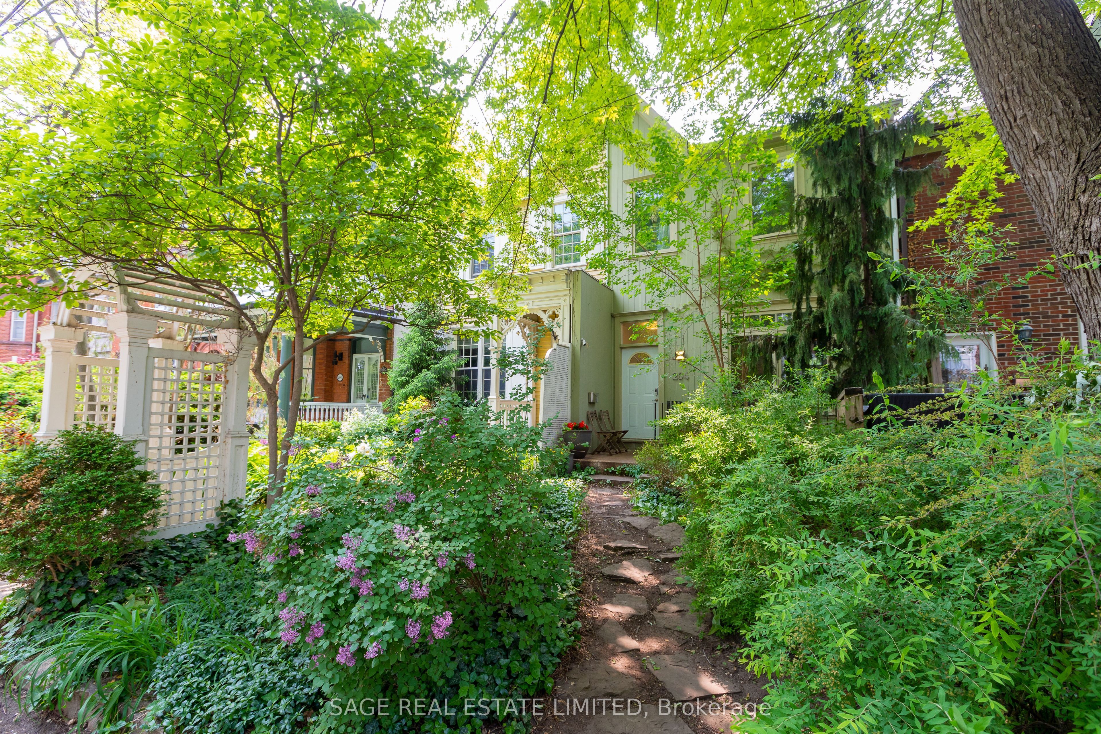 204 Berkeley Street Property Photo 1