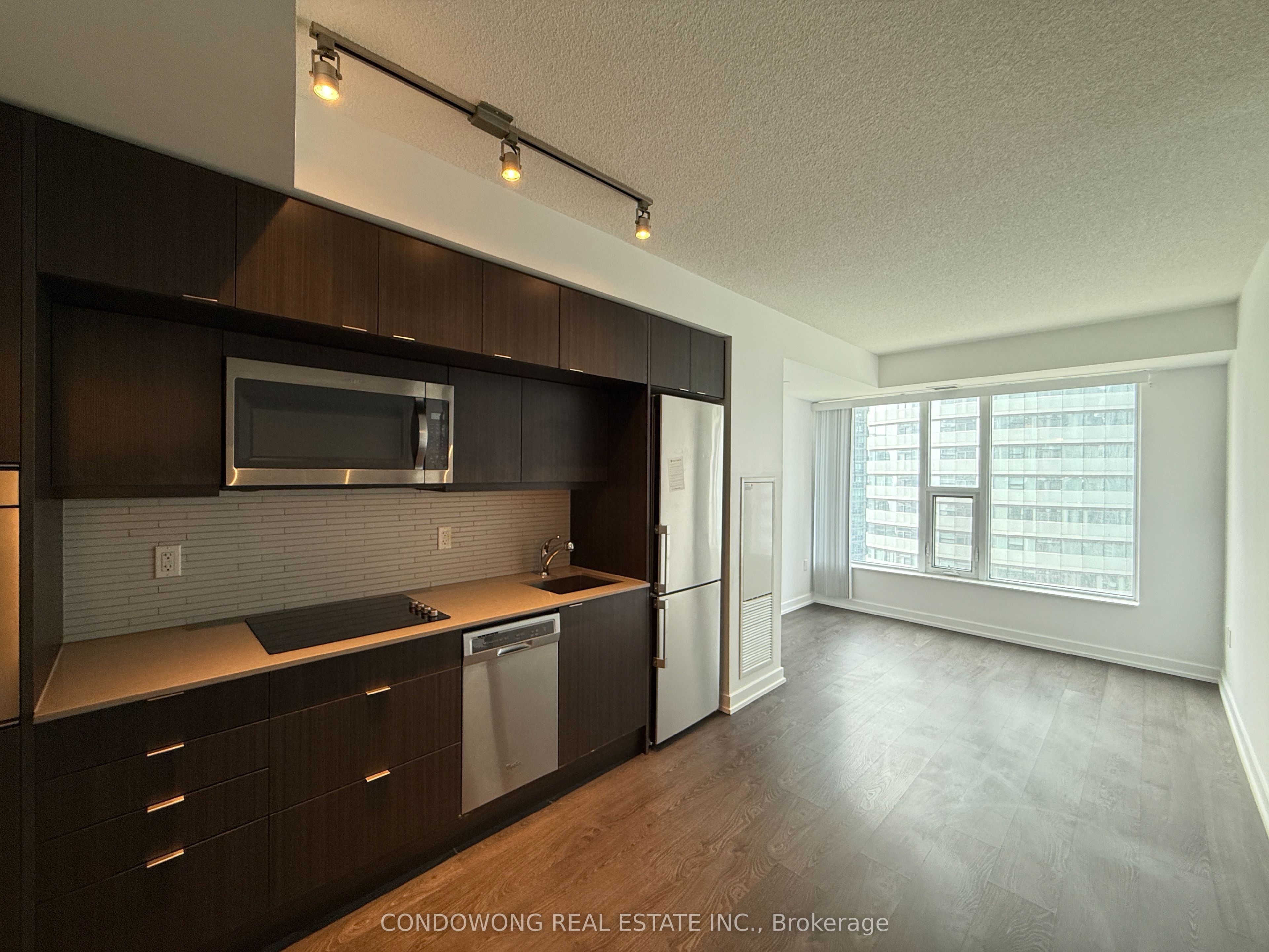#2012 - 10 York Street Property Photo 1