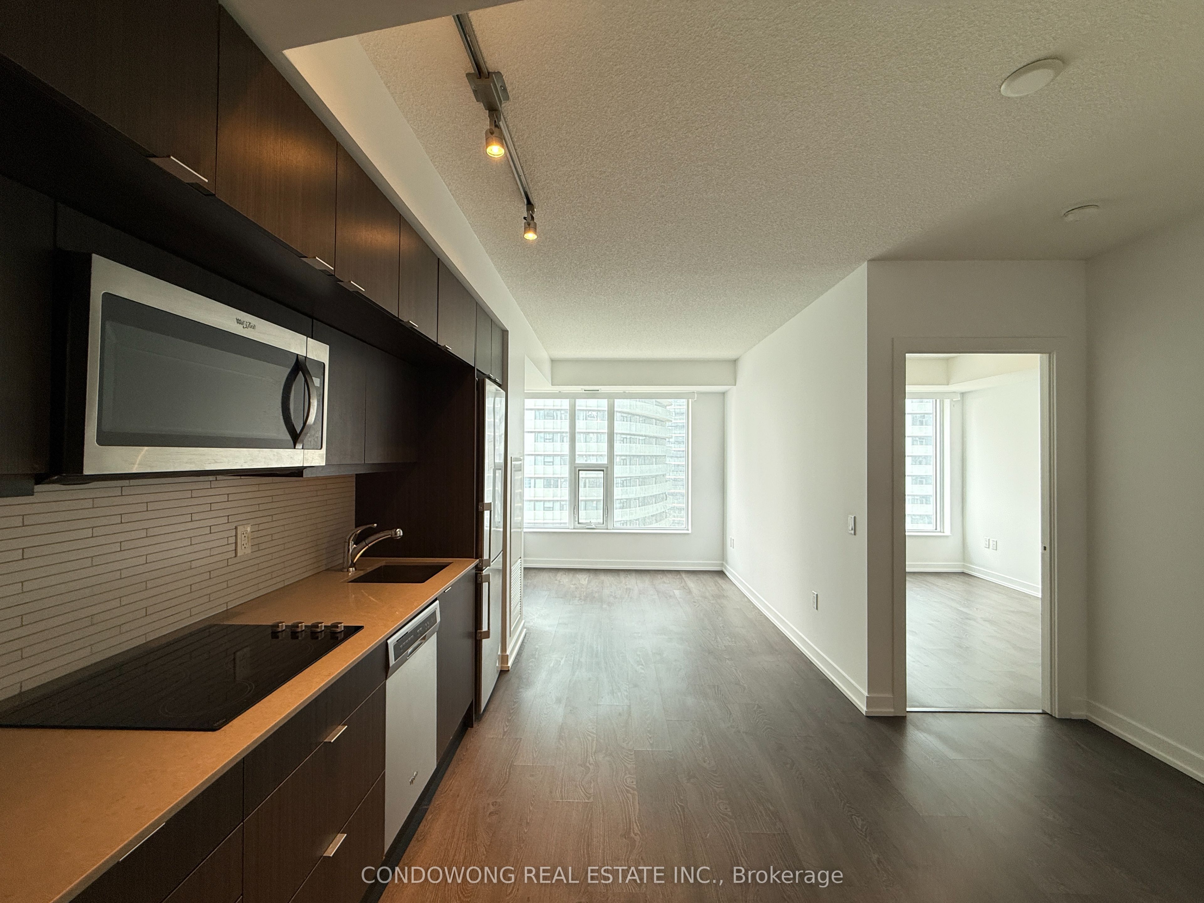 #2012 - 10 York Street Property Photo 2