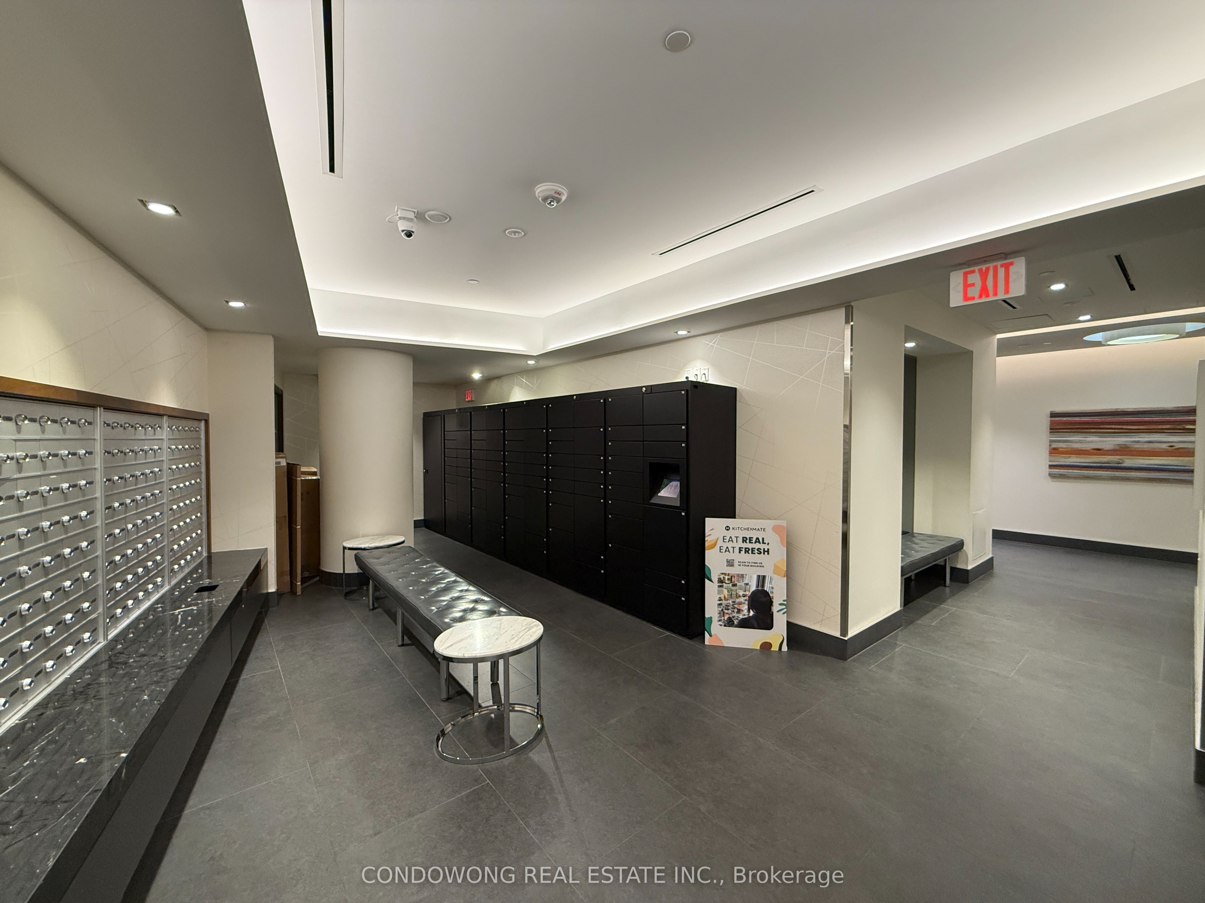 #2012 - 10 York Street Property Photo 13