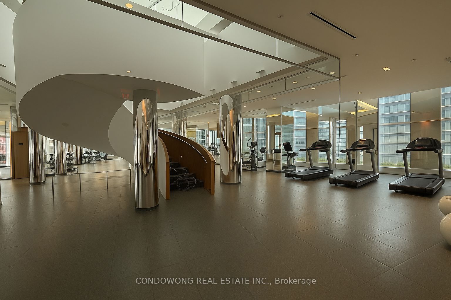 #2012 - 10 York Street Property Photo 19