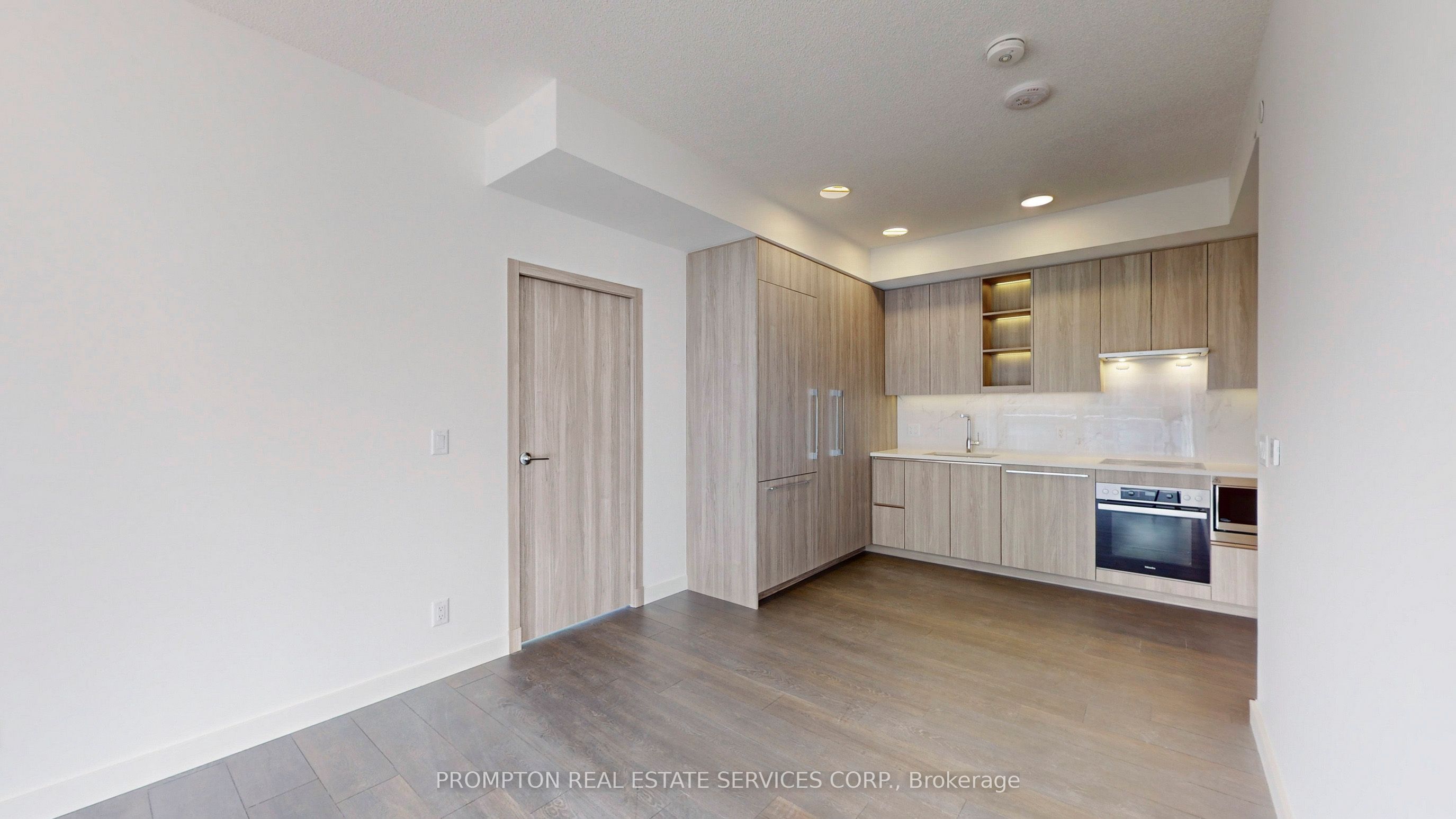 #2102 - 27 Mcmahon Drive Property Photo 7