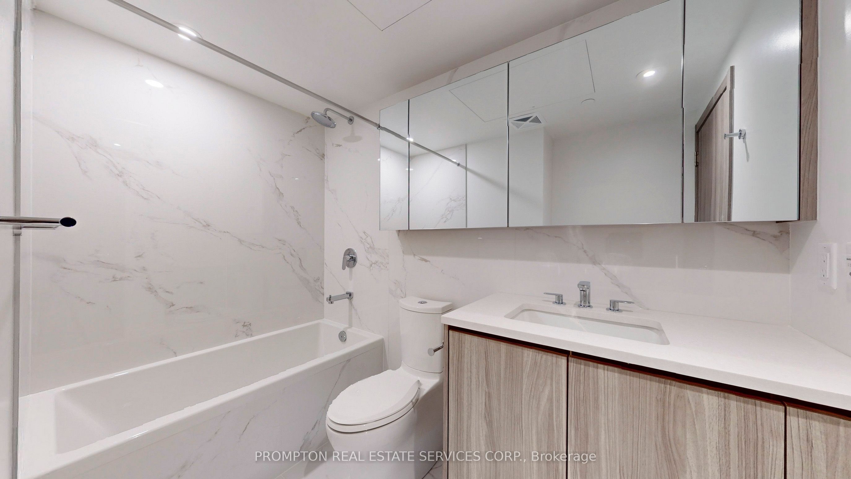 #2102 - 27 Mcmahon Drive Property Photo 16