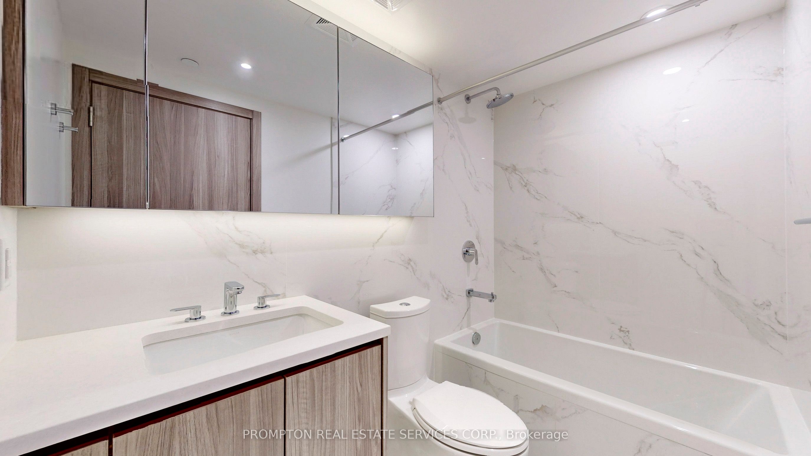 #2102 - 27 Mcmahon Drive Property Photo 22