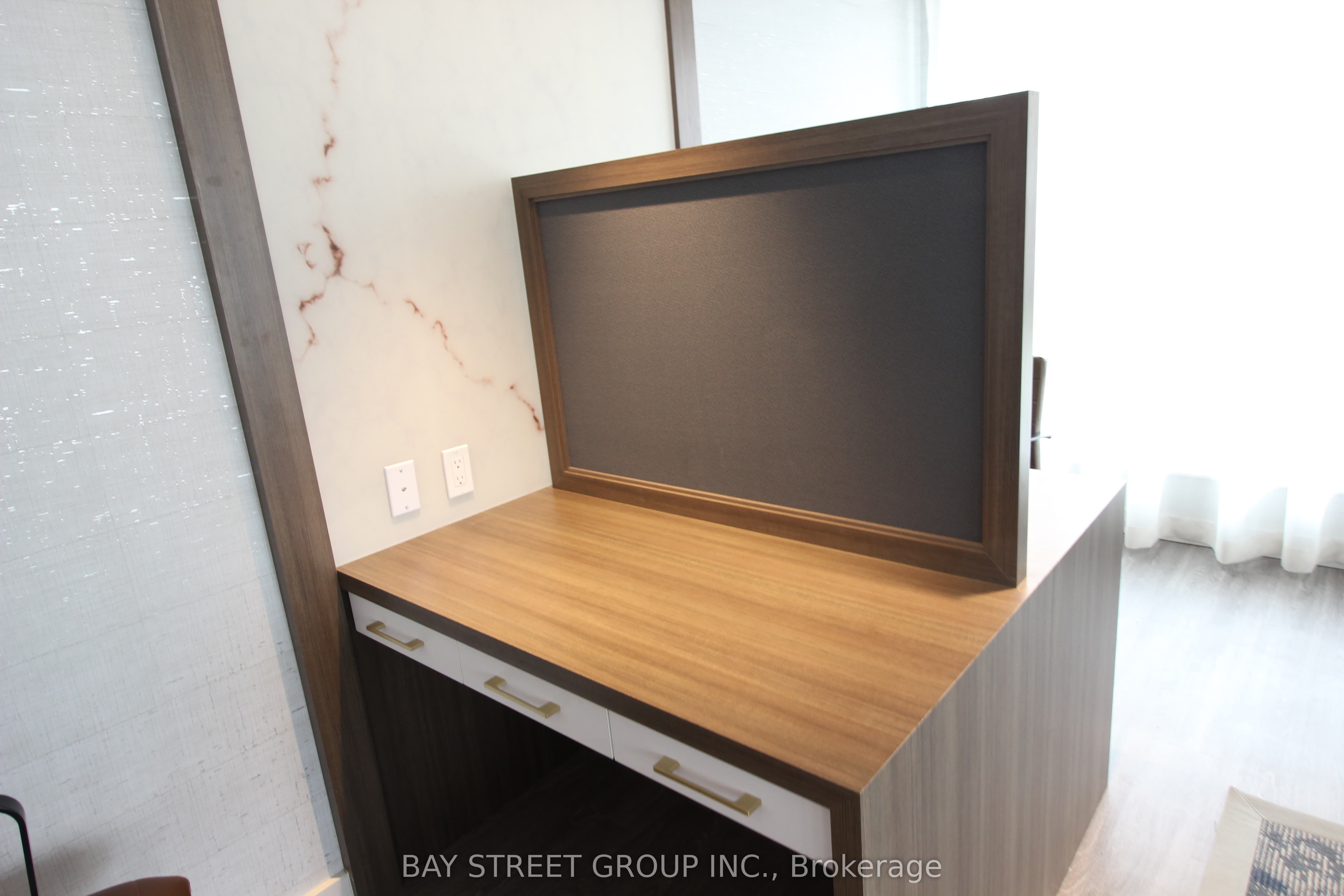#814 - 543 Richmond Street Property Photo 27