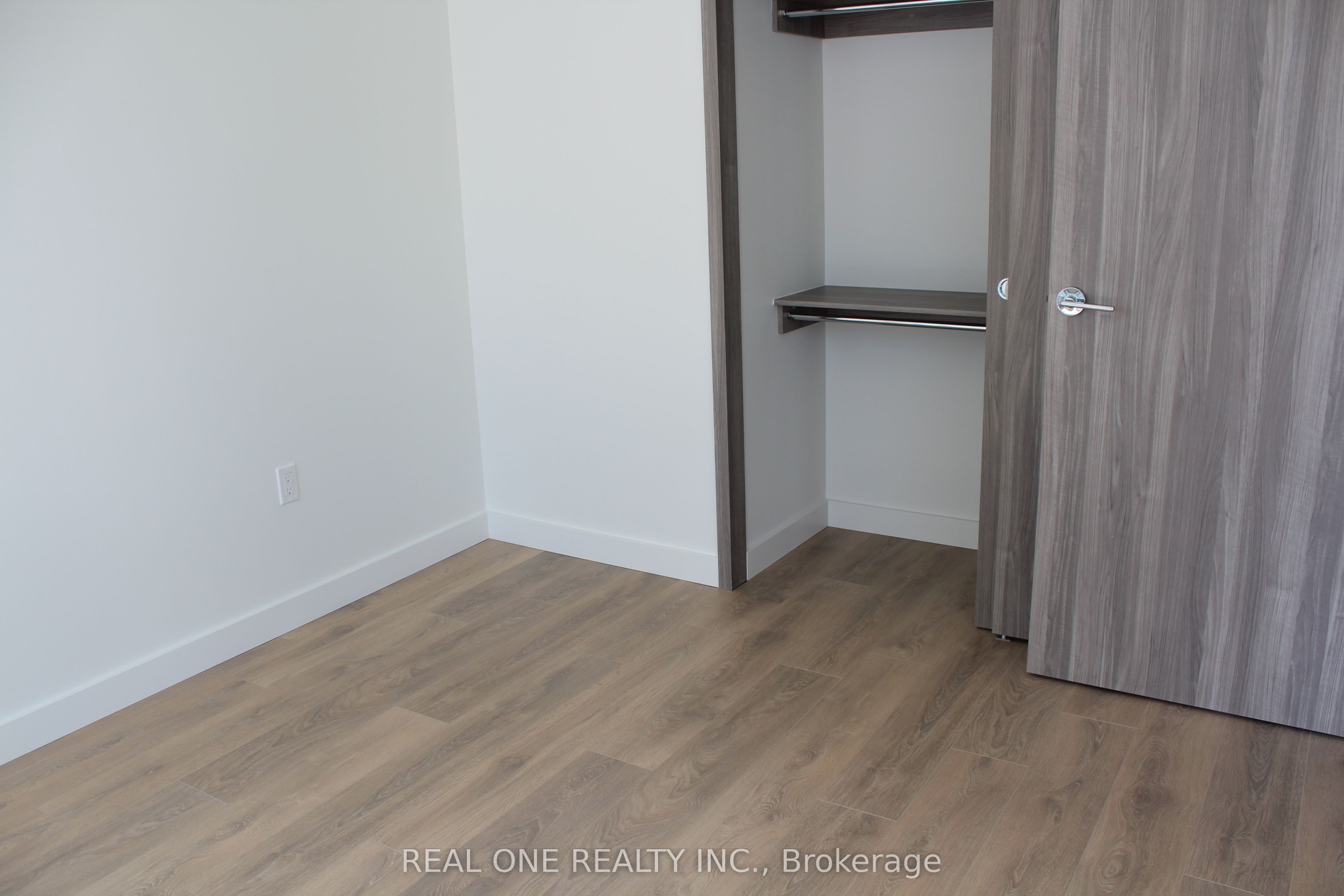 95 Mcmahon Drive 2701 Property Photo 9