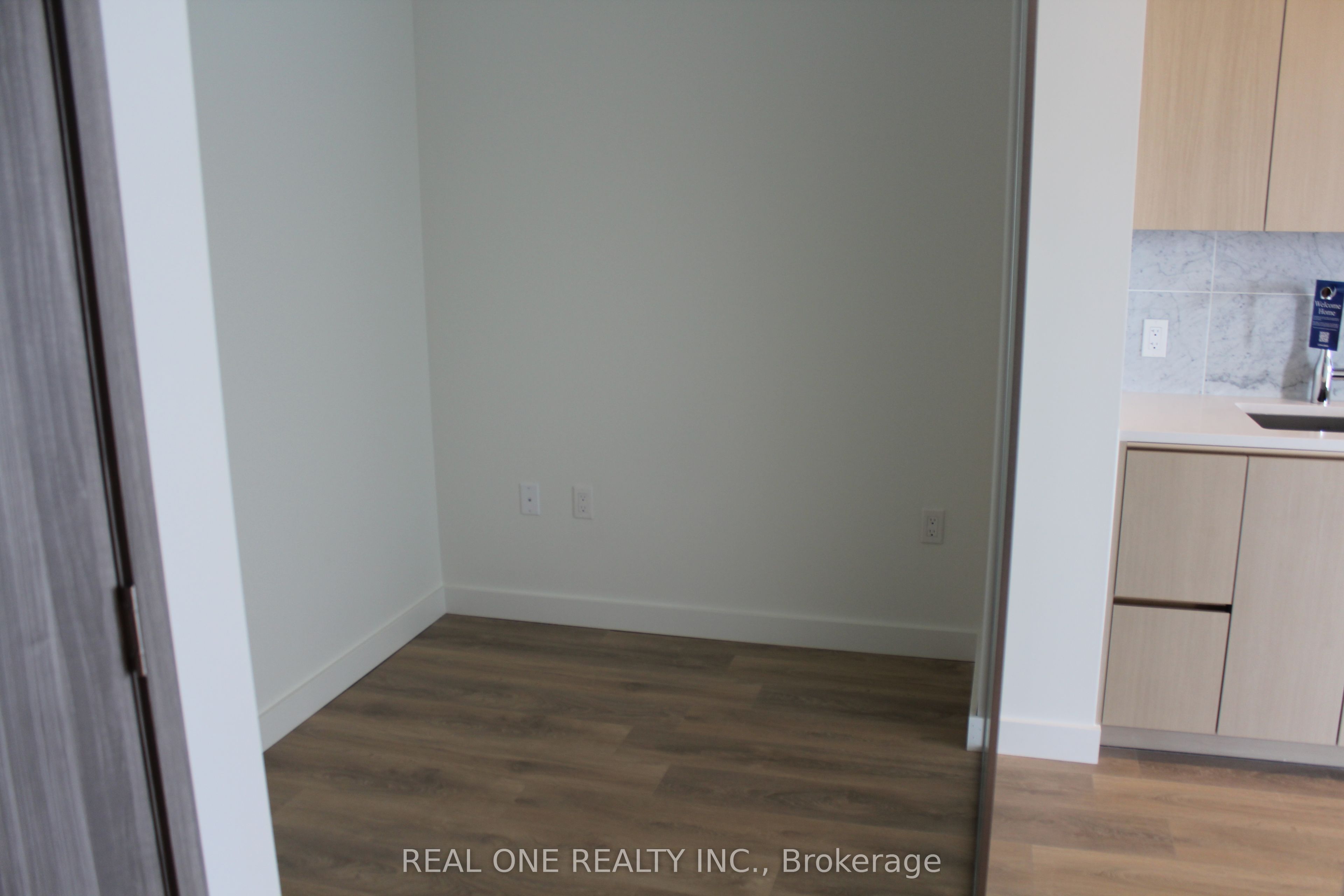 95 Mcmahon Drive 2701 Property Photo 17