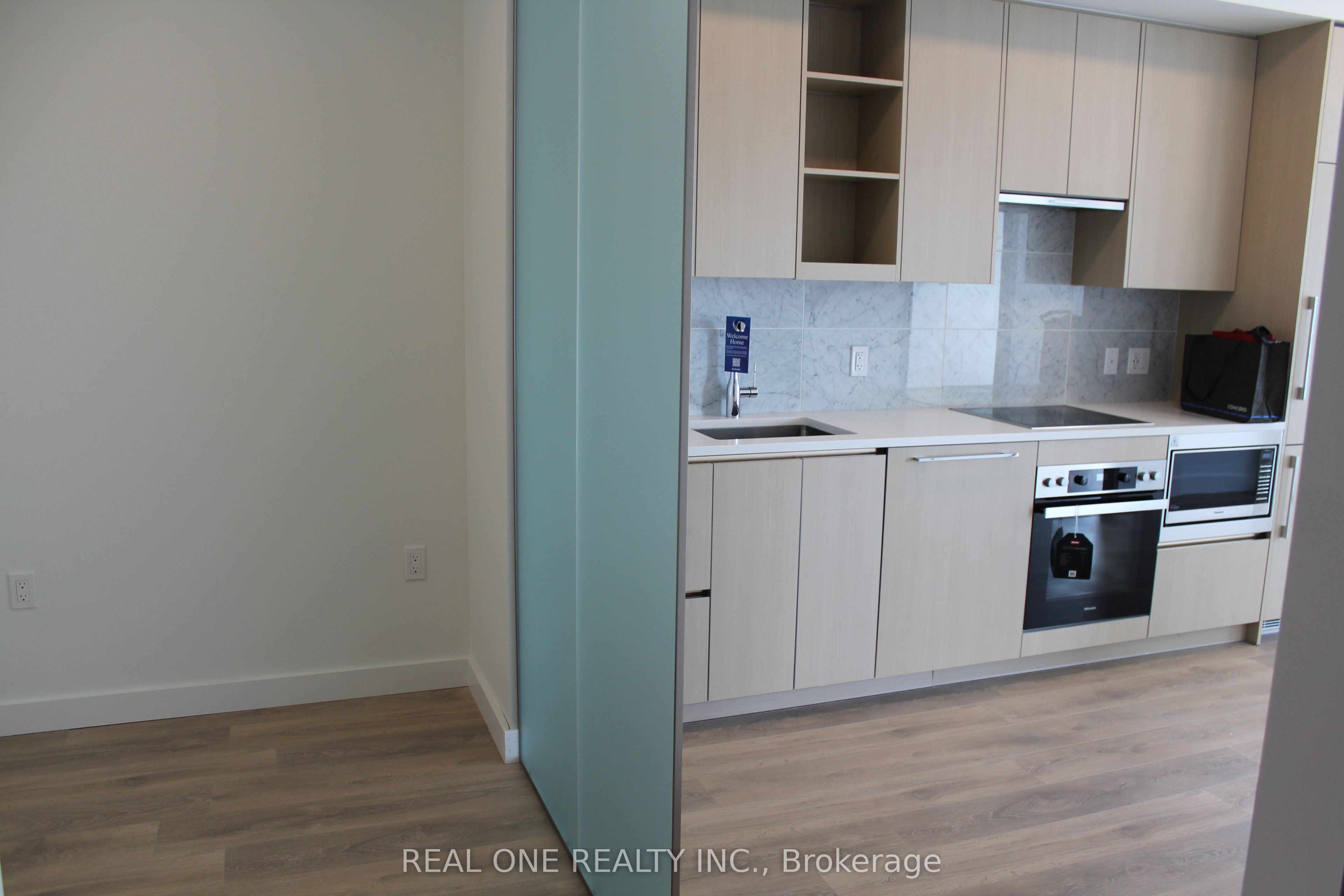 95 Mcmahon Drive 2701 Property Photo 23