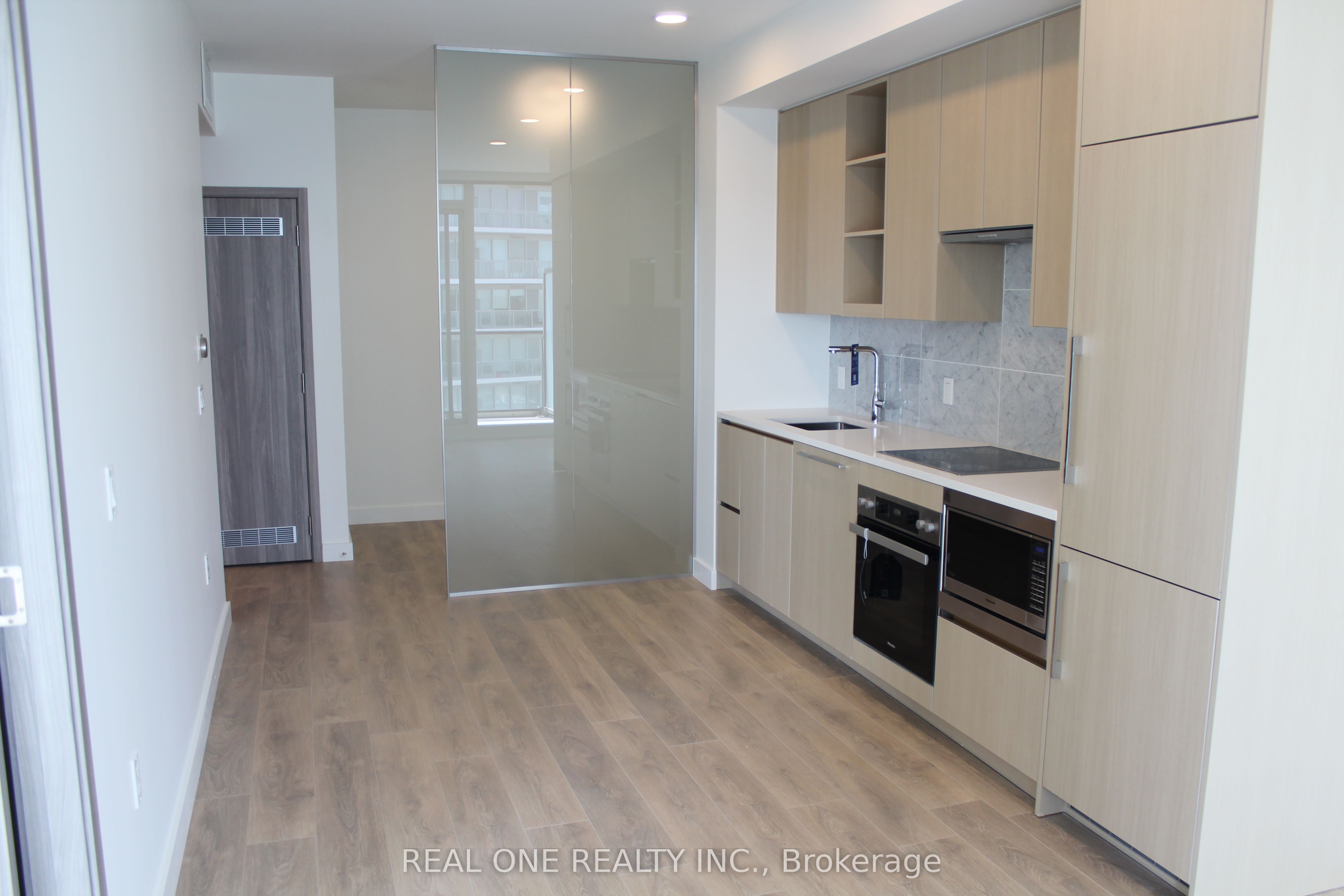 95 Mcmahon Drive 2701 Property Photo 24