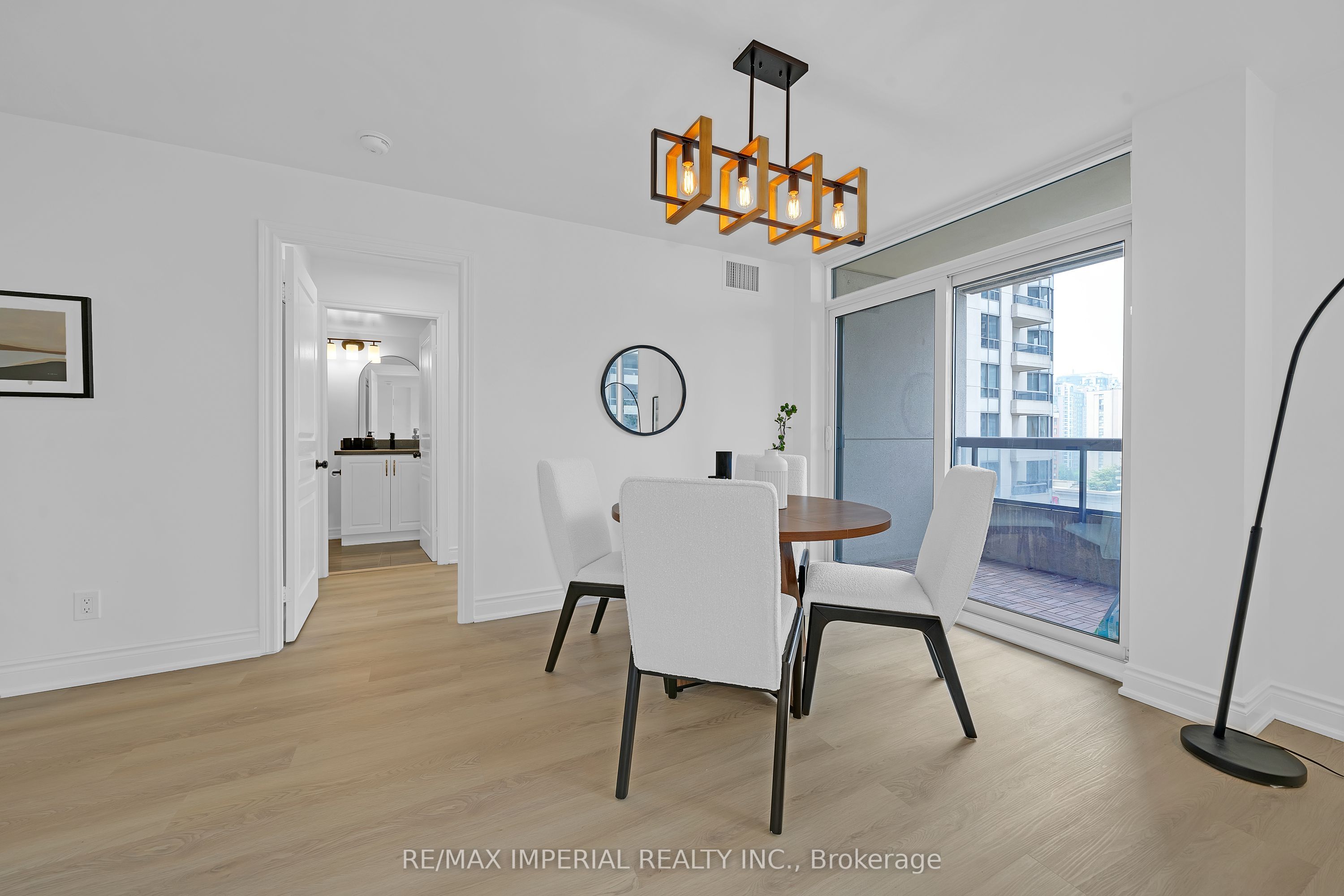 #1211 - 5 Northtown Way Property Photo 10