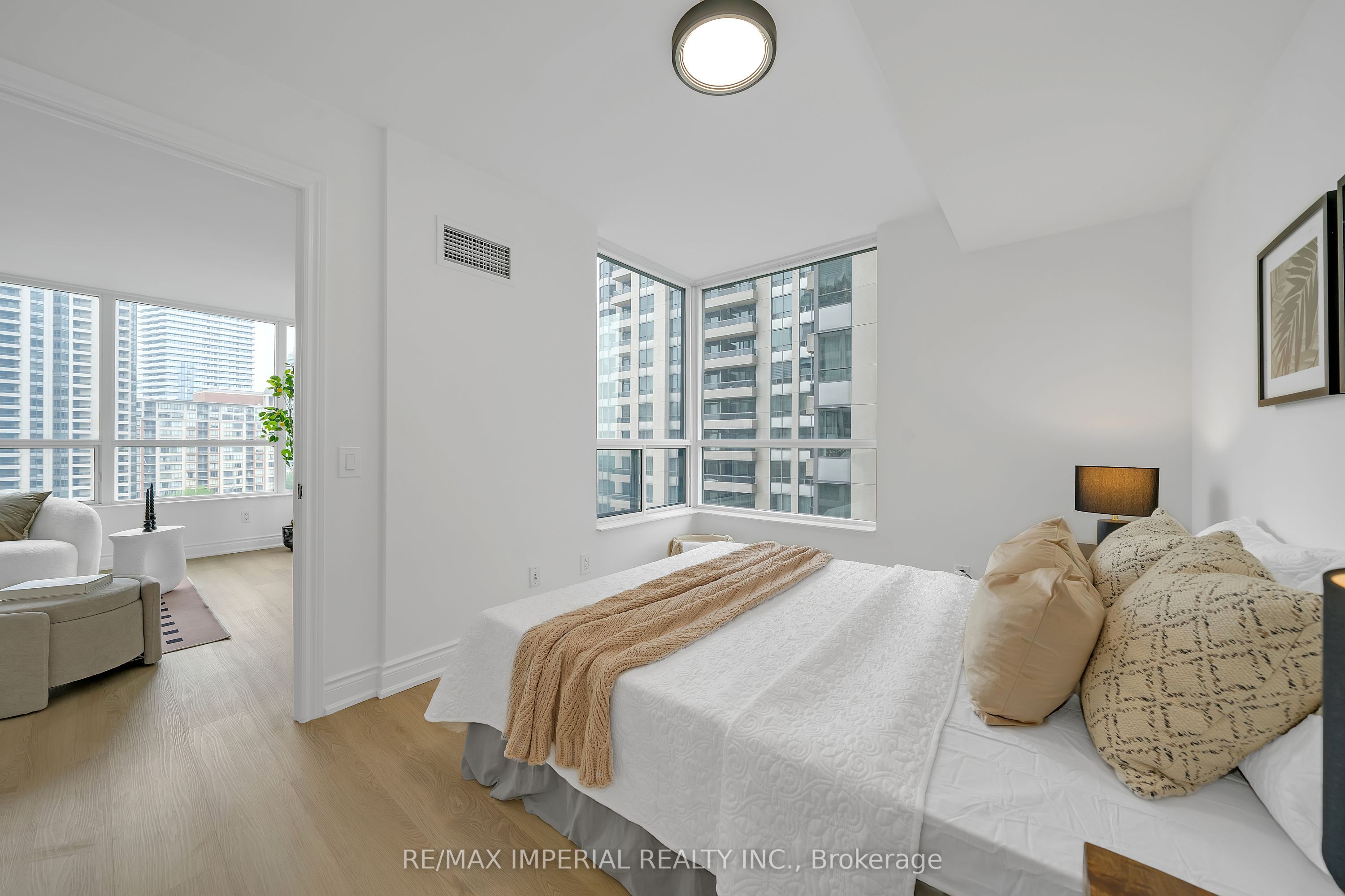 #1211 - 5 Northtown Way Property Photo 18
