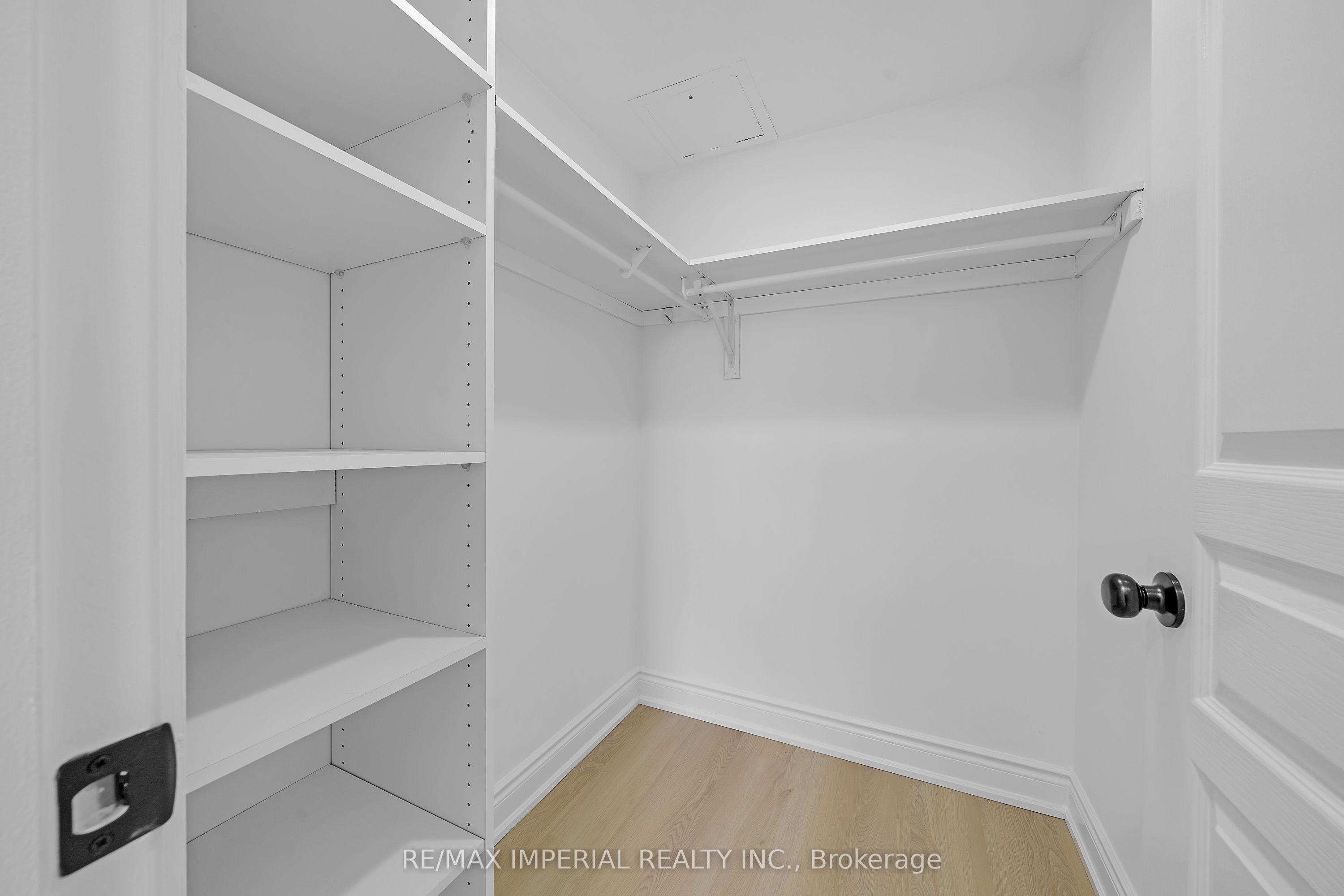 #1211 - 5 Northtown Way Property Photo 22