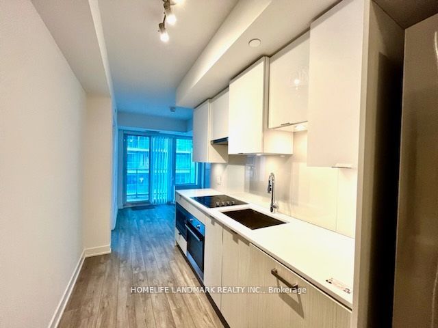 99 Broadway Avenue 905 Property Photo 1