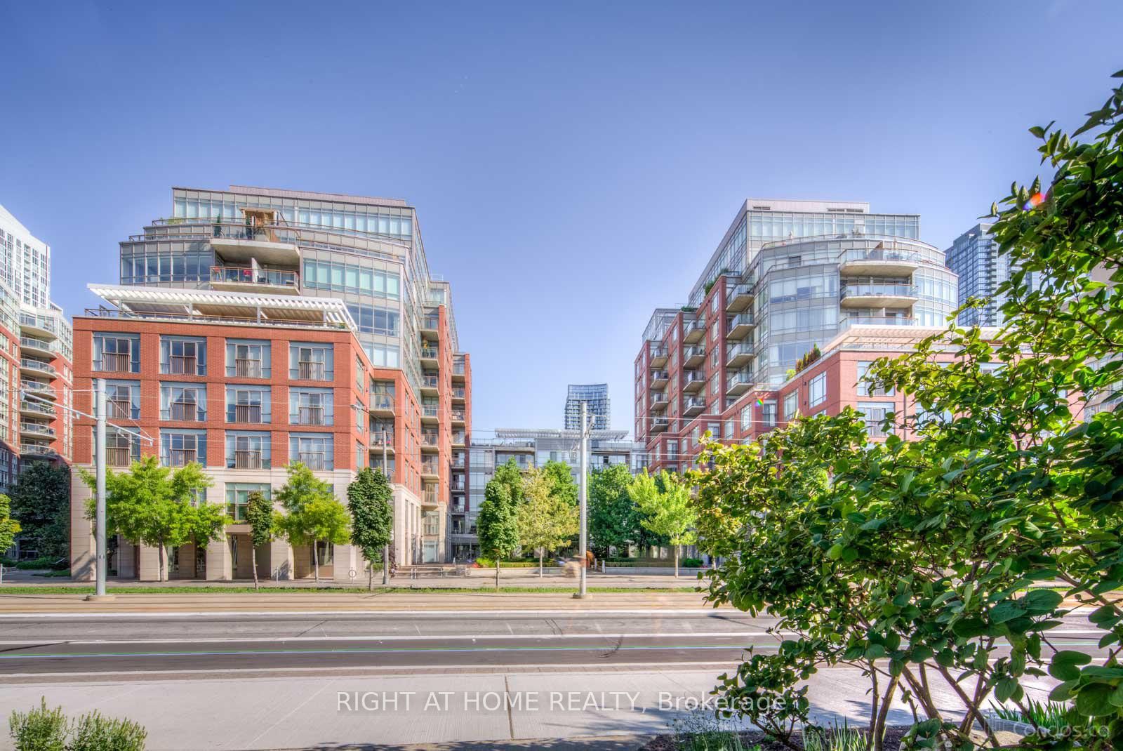 500 Queens Quay Property Photo 1