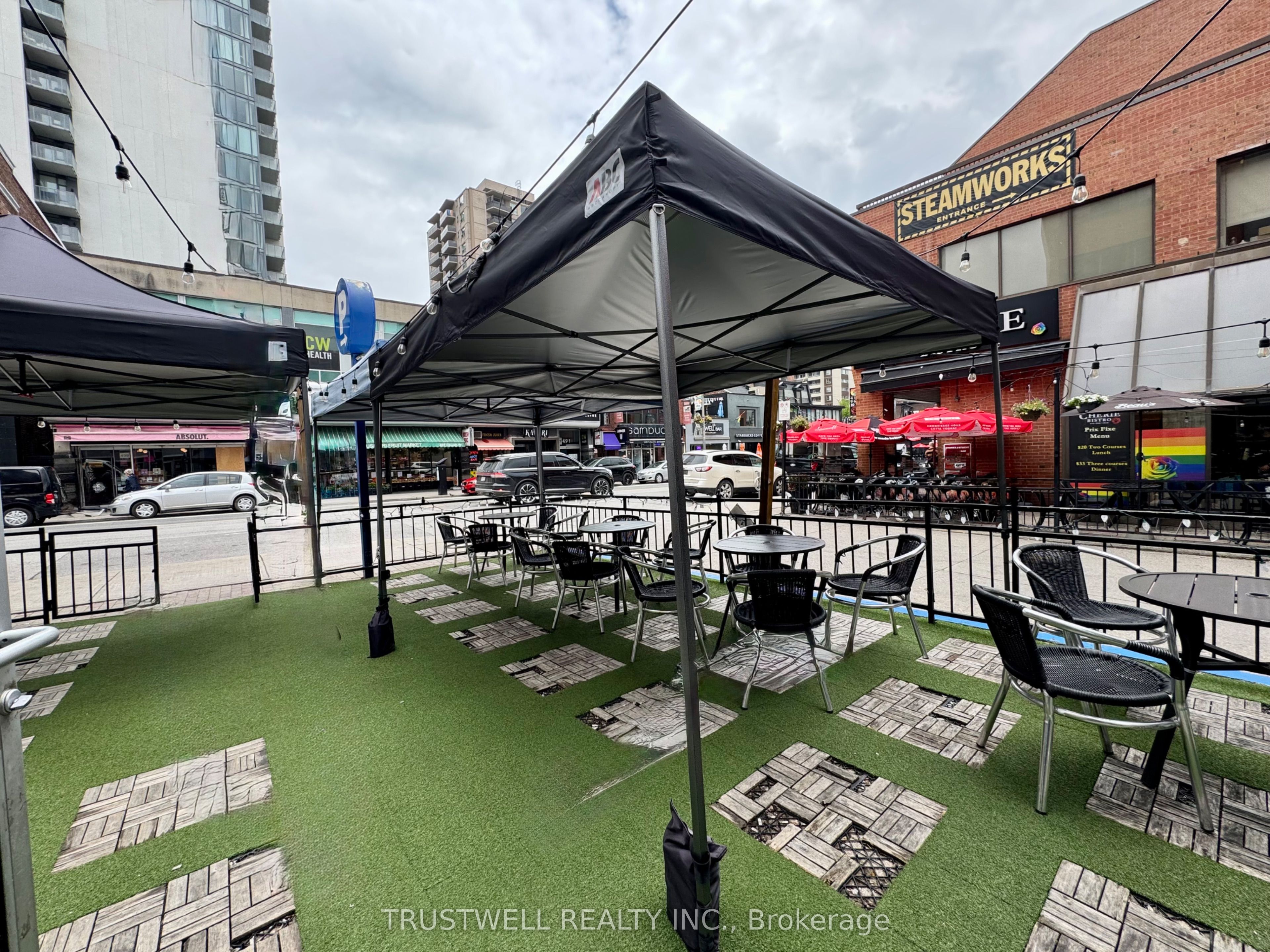 542 Church Street Property Photo 3