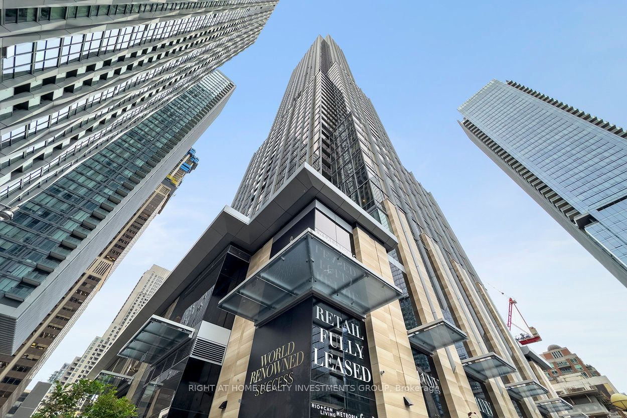#5805 - 11 Yorkville Avenue Property Photo 1