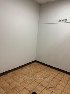 2820 Victoria Park Avenue Property Photo 8
