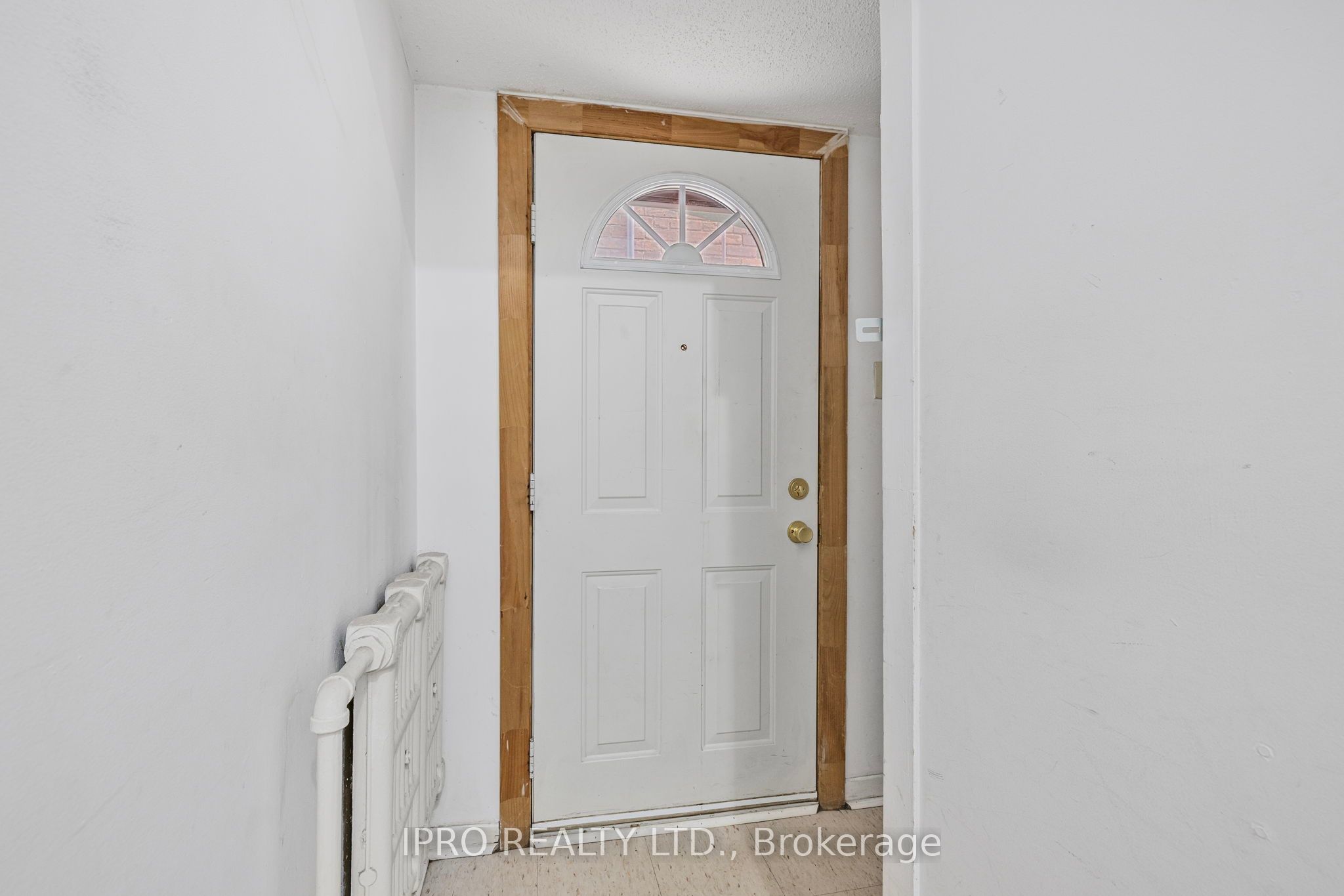 845 College Street Property Photo 18