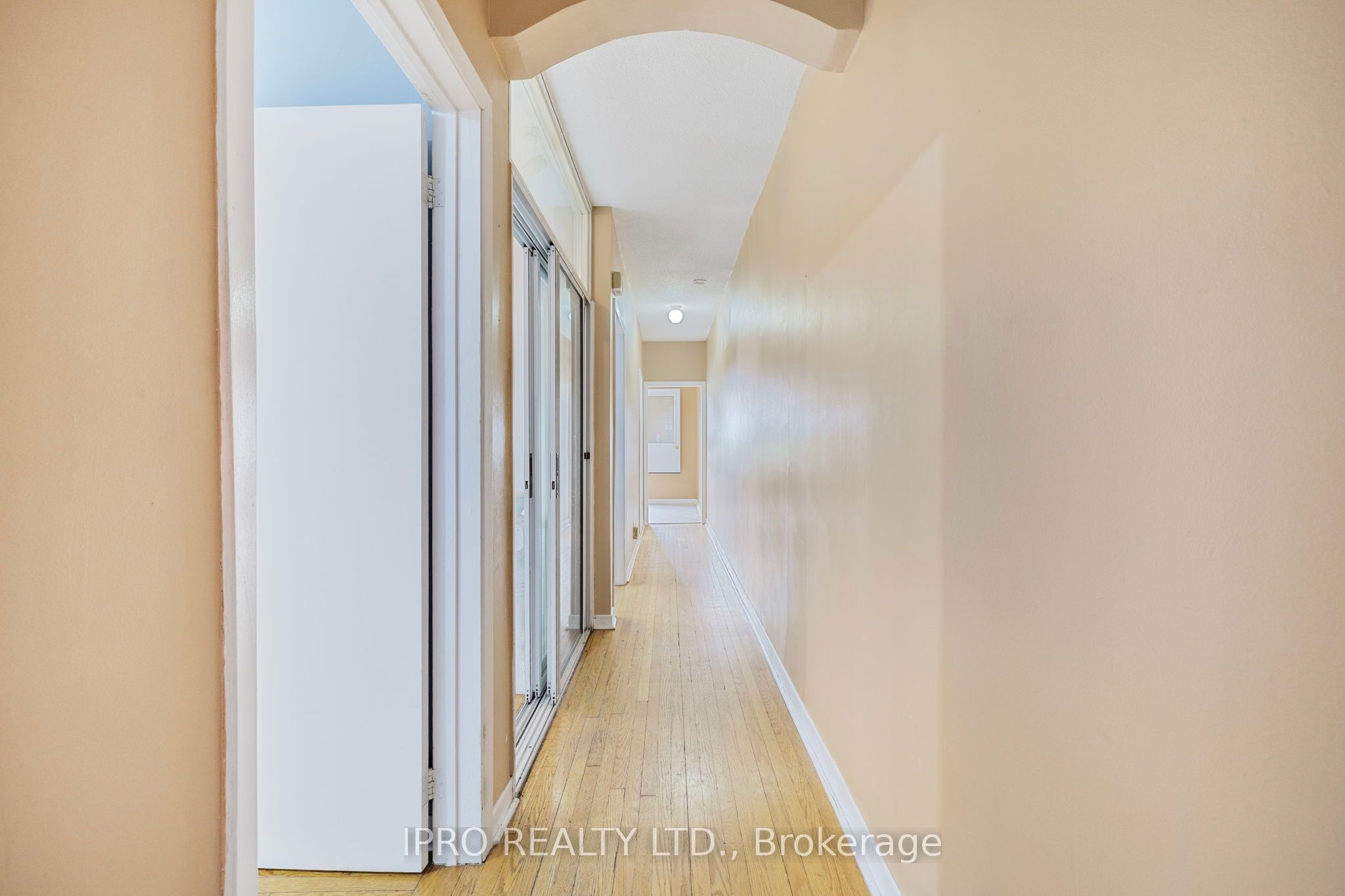845 College Street Property Photo 21